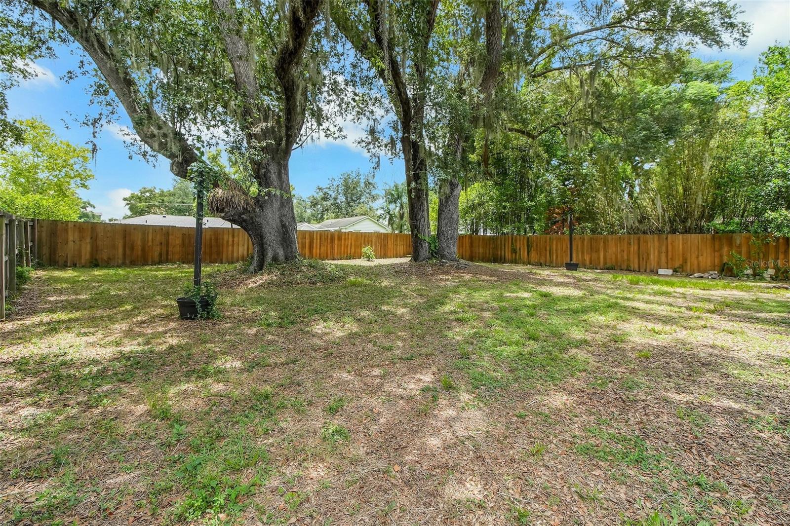 301 S Hampton Ave Property Photo 4