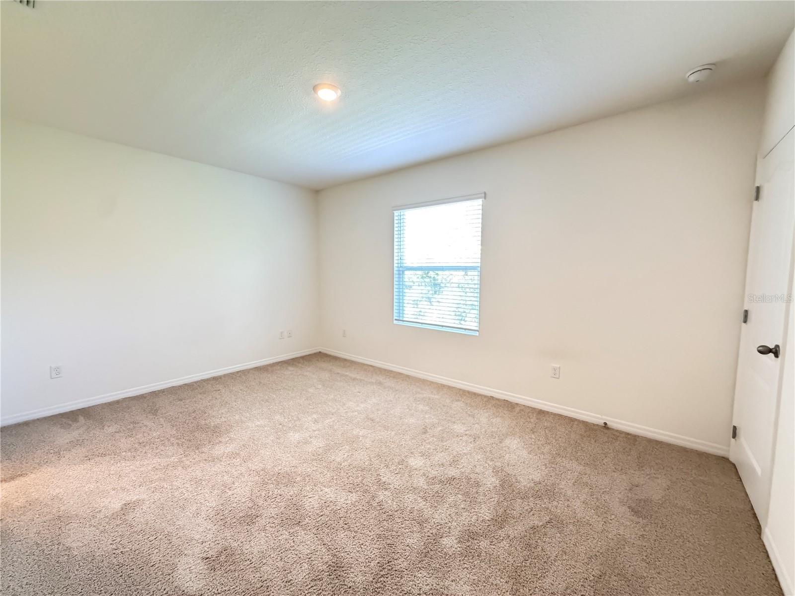 1249 Yellow Finch Dr Property Photo 9