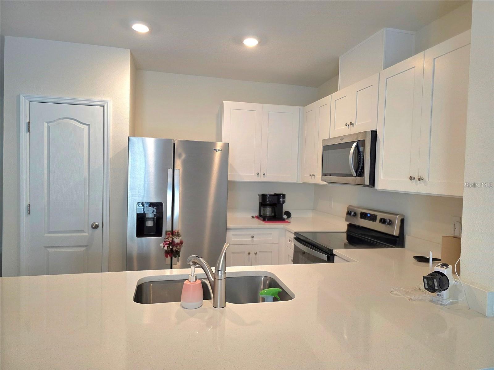 2333 Penguin Blvd Property Photo 6