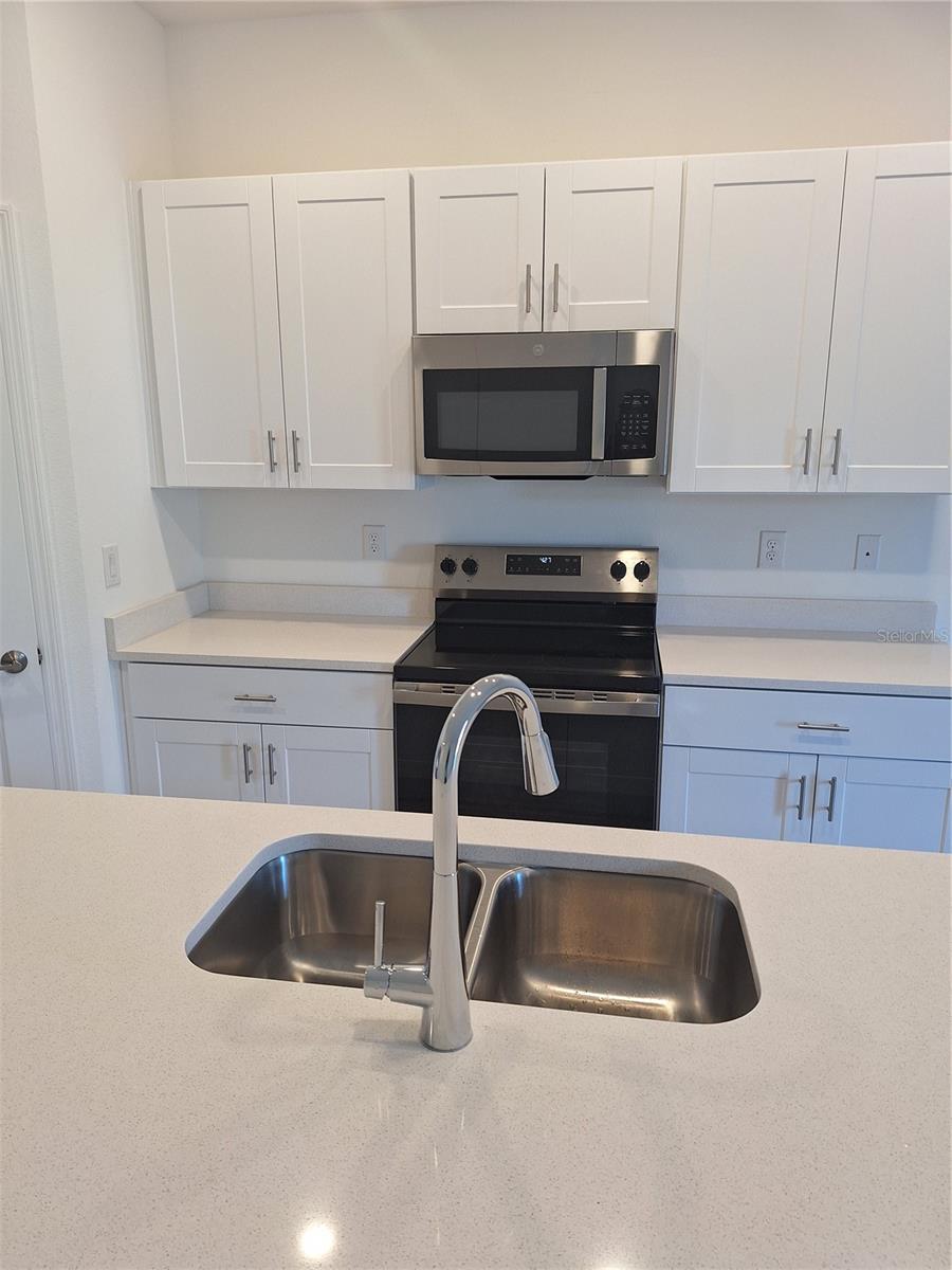 173 River Front Way Property Photo 8