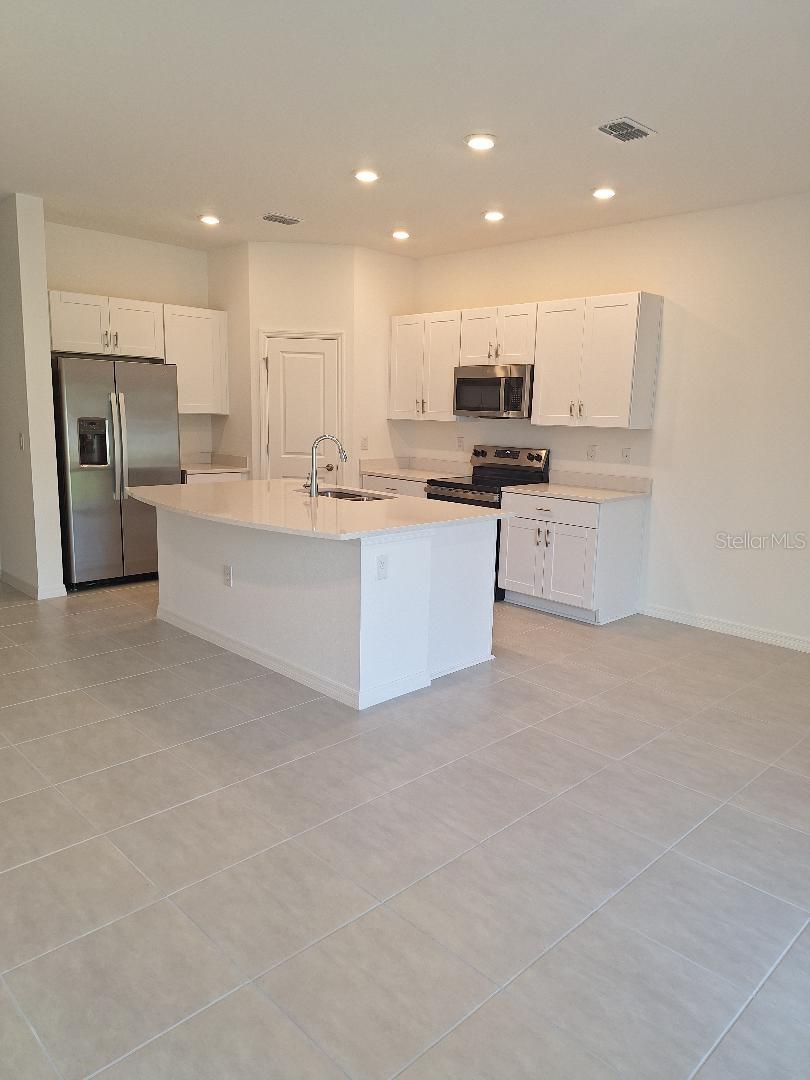 173 River Front Way Property Photo 11