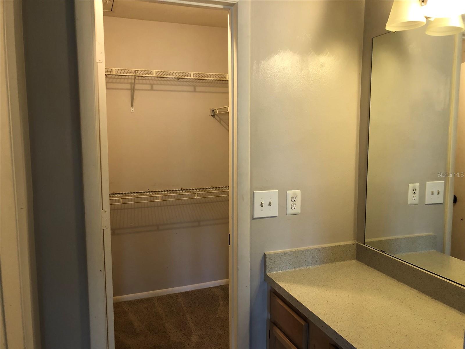 498 N Pin Oak Pl #304 Property Photo 12