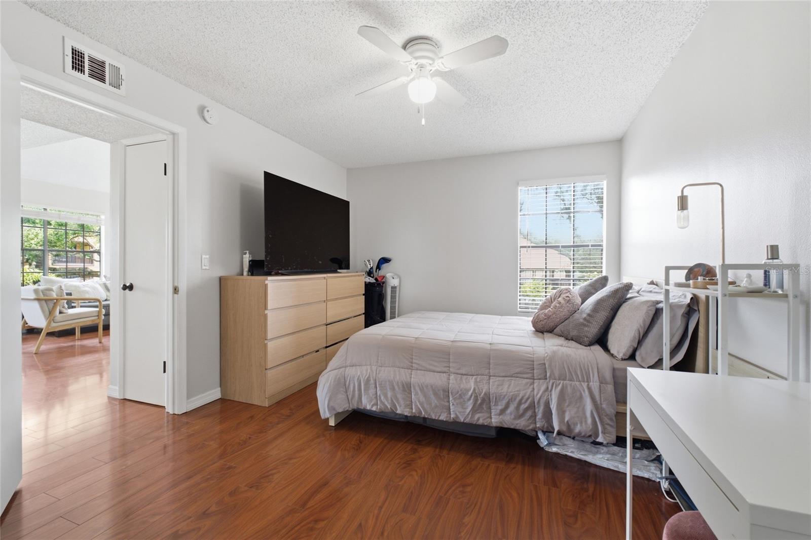 364 Northpointe Ct #208 Property Photo 17