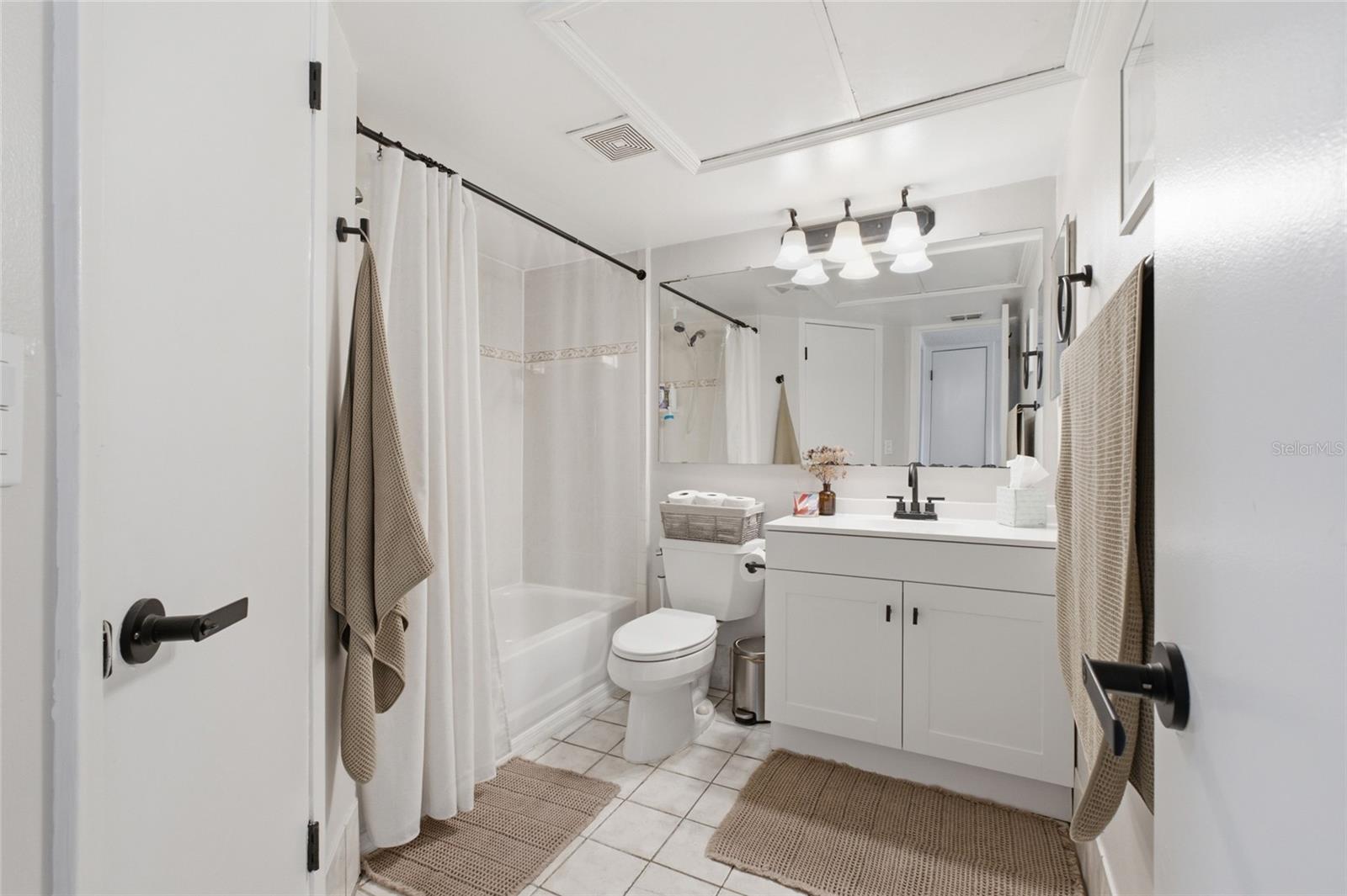 364 Northpointe Ct #208 Property Photo 18