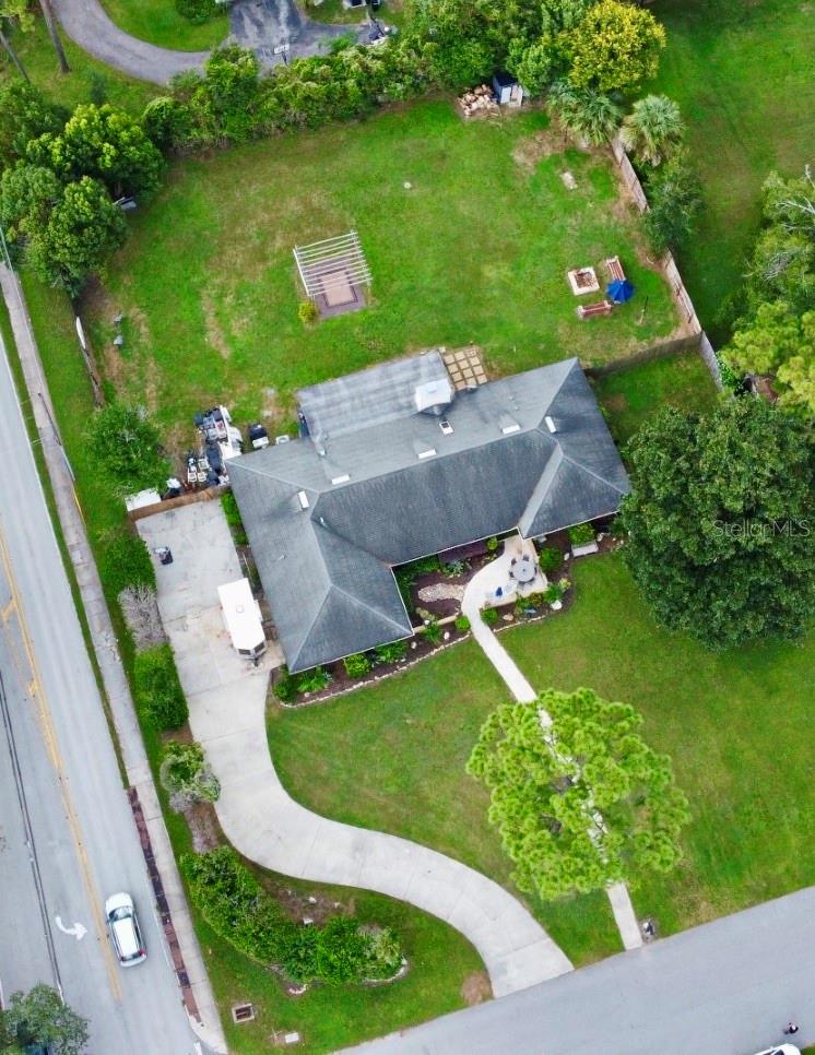 1200 Waverly Way Property Photo 3