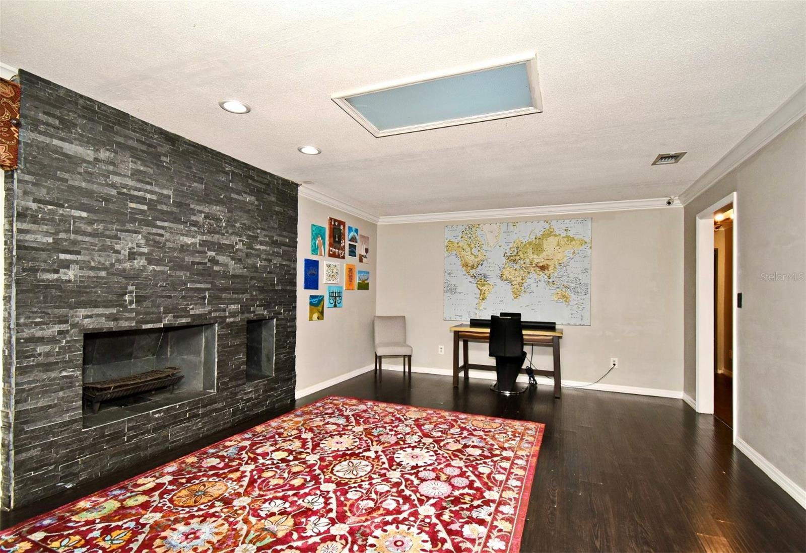 1200 Waverly Way Property Photo 5