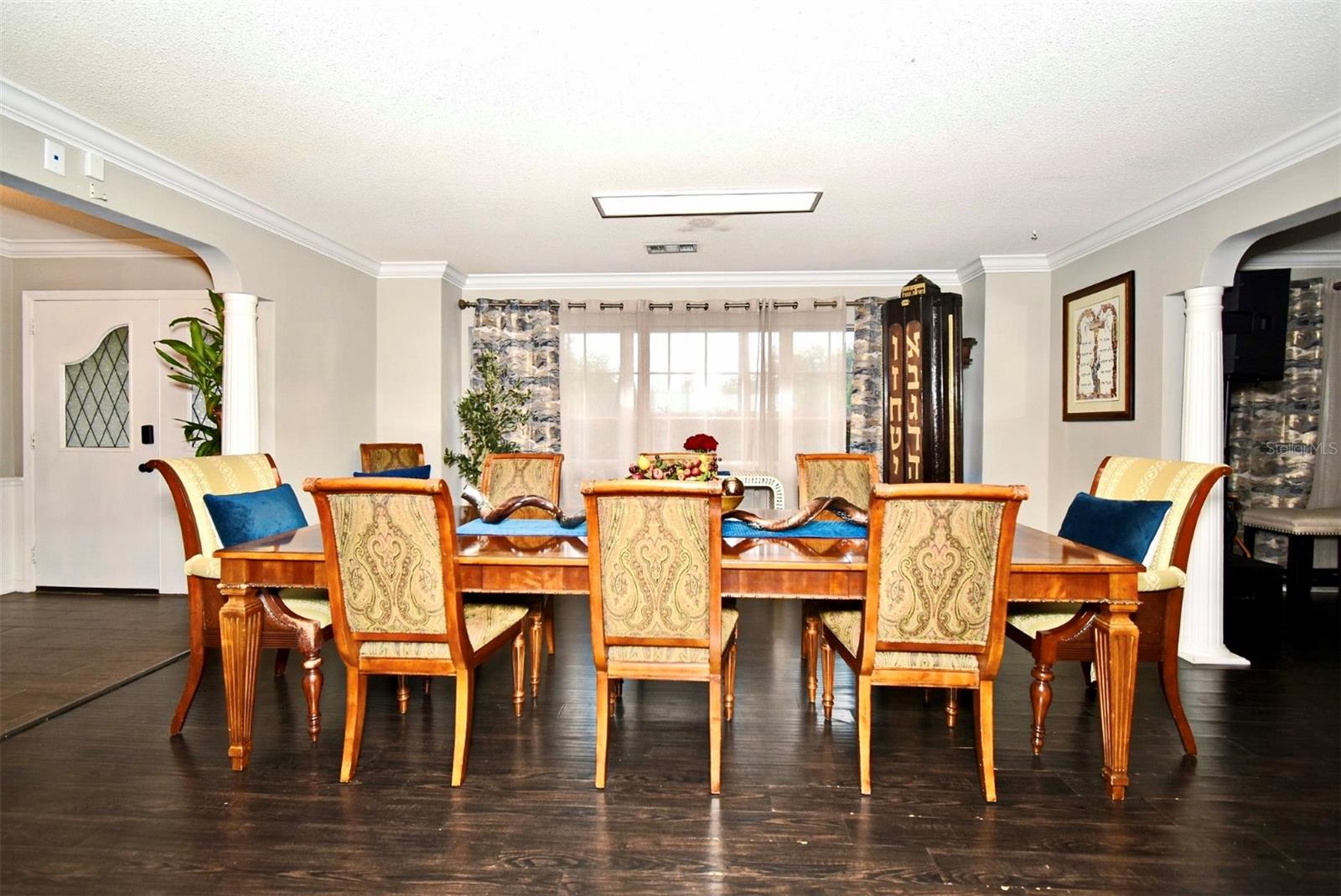 1200 Waverly Way Property Photo 7