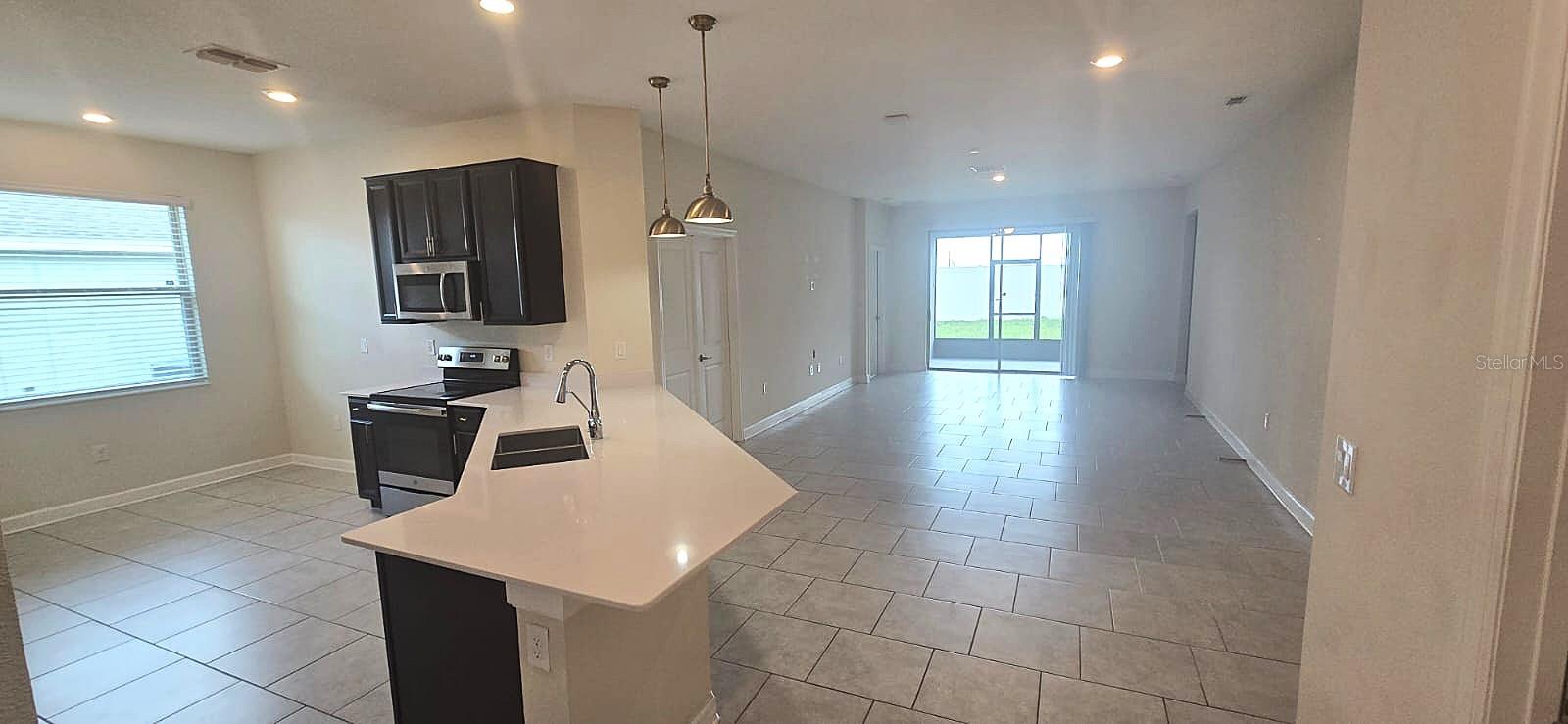 212 Bergamot Loop Property Photo 3