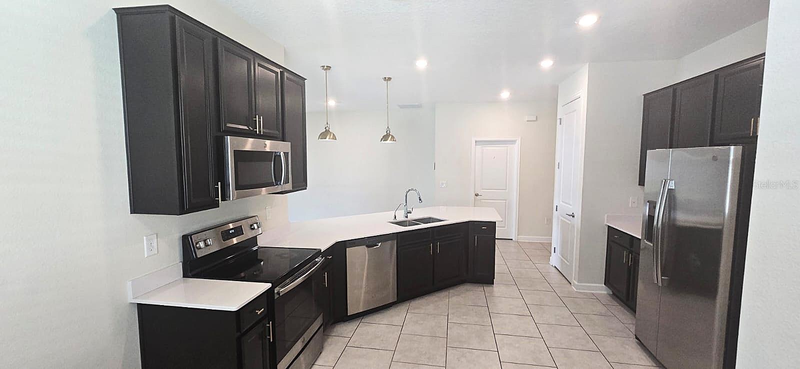 212 Bergamot Loop Property Photo 9