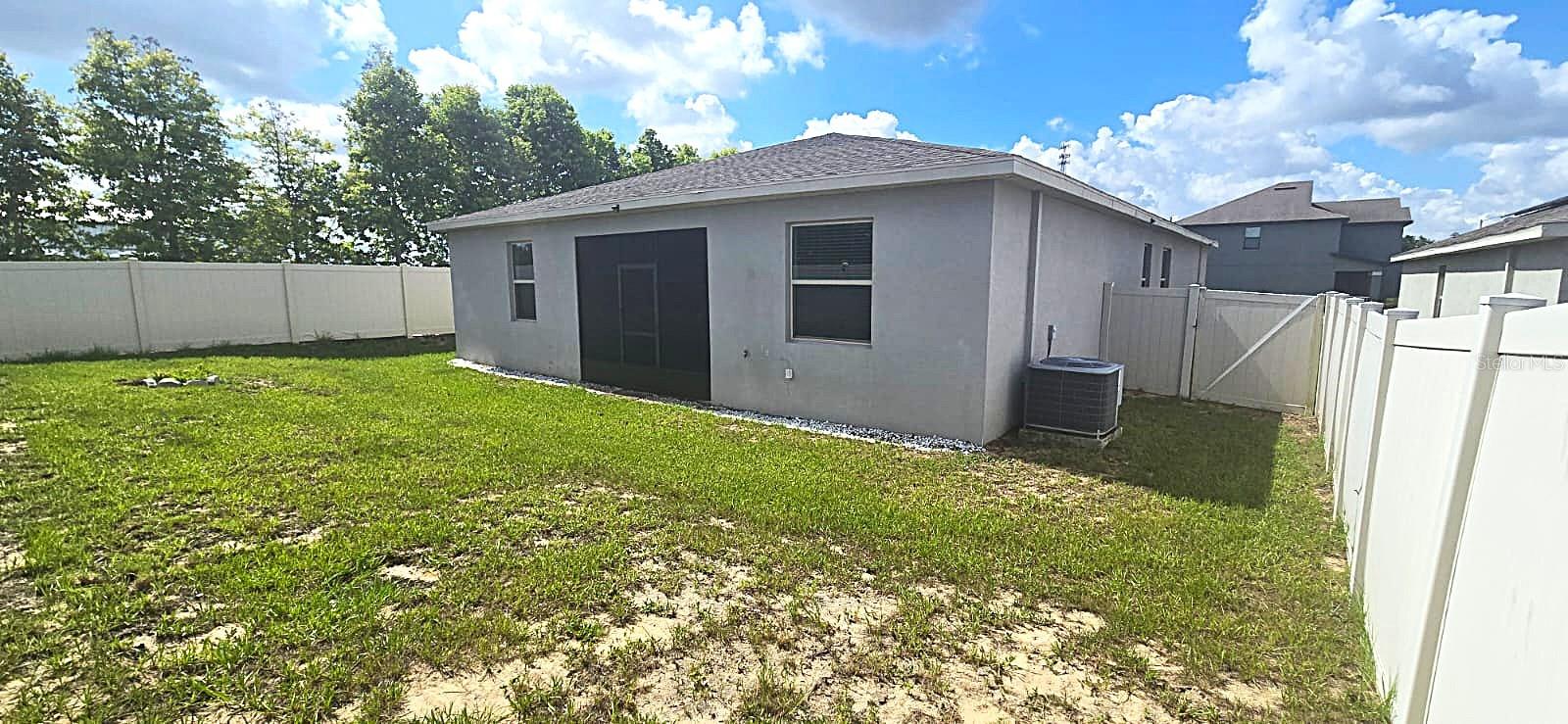 212 Bergamot Loop Property Photo 34