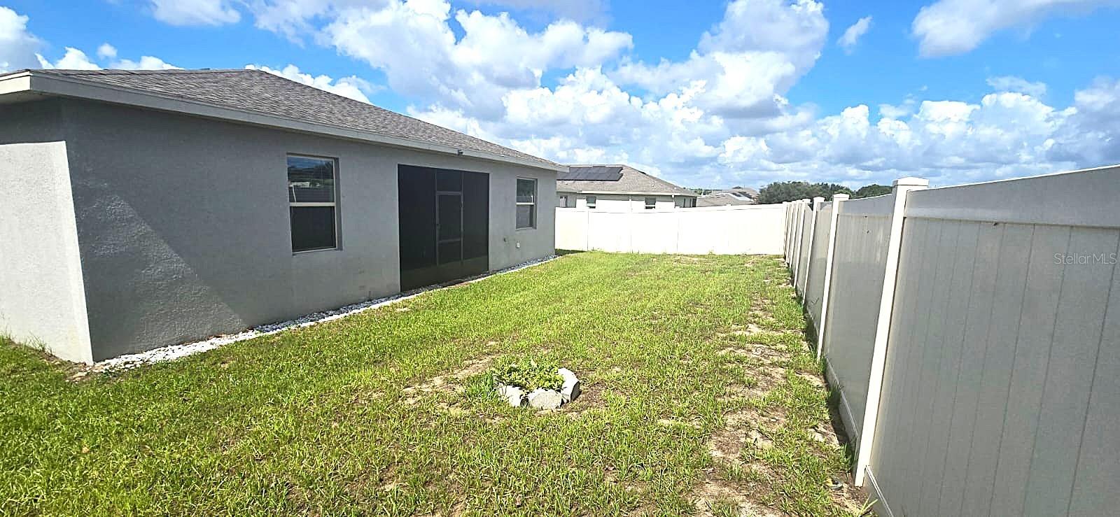 212 Bergamot Loop Property Photo 35