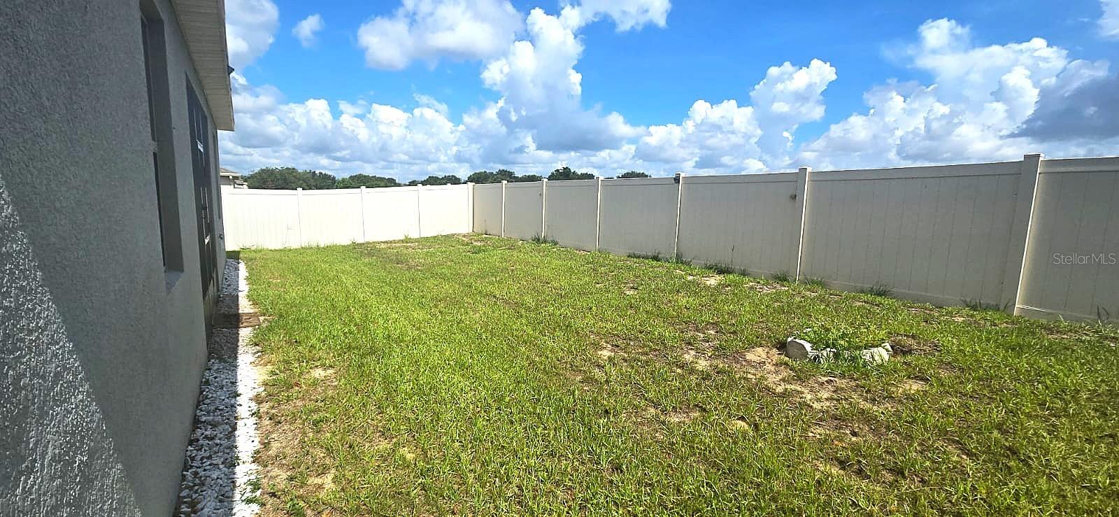 212 Bergamot Loop Property Photo 36