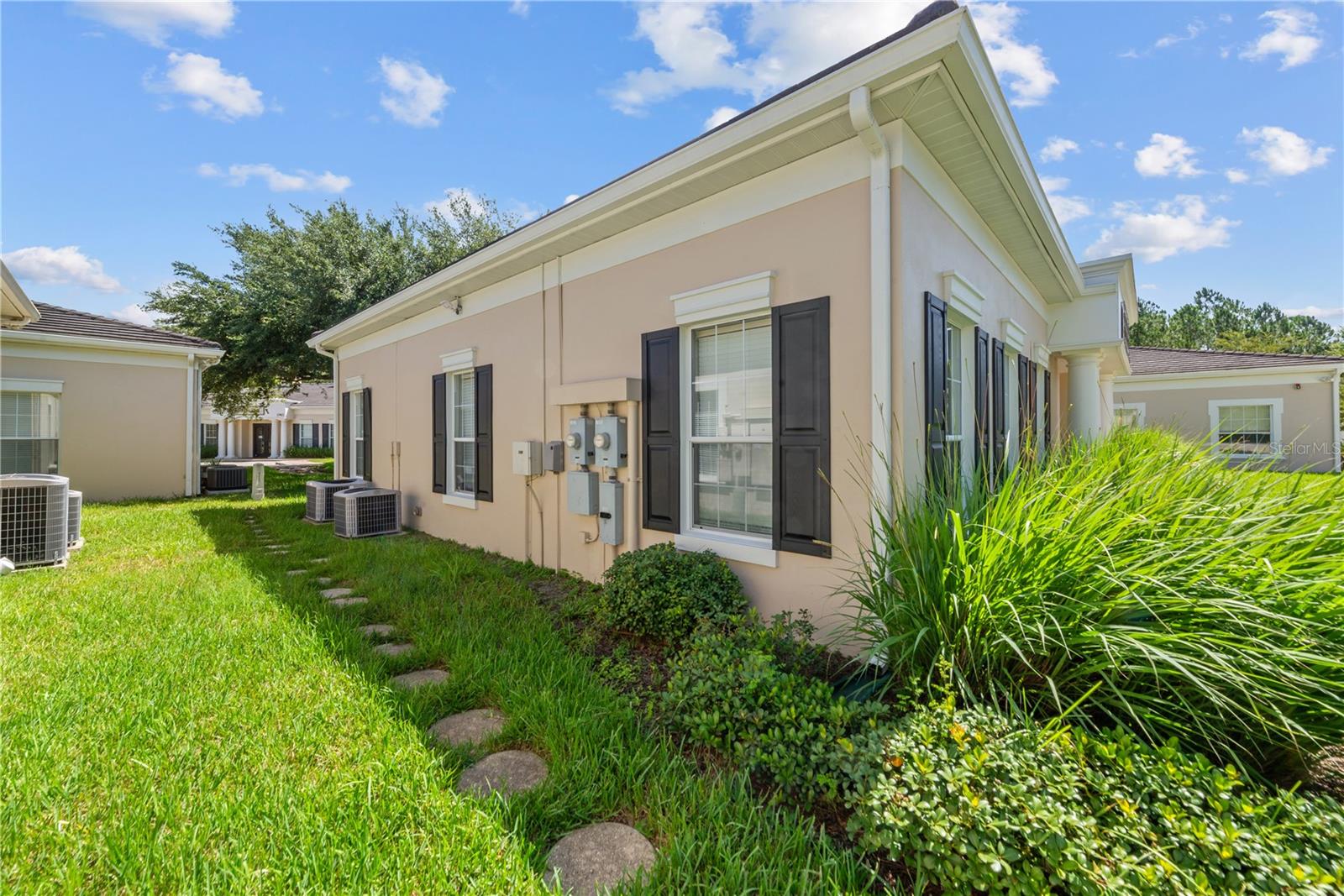 5381 Primrose Lake Cir Property Photo 15