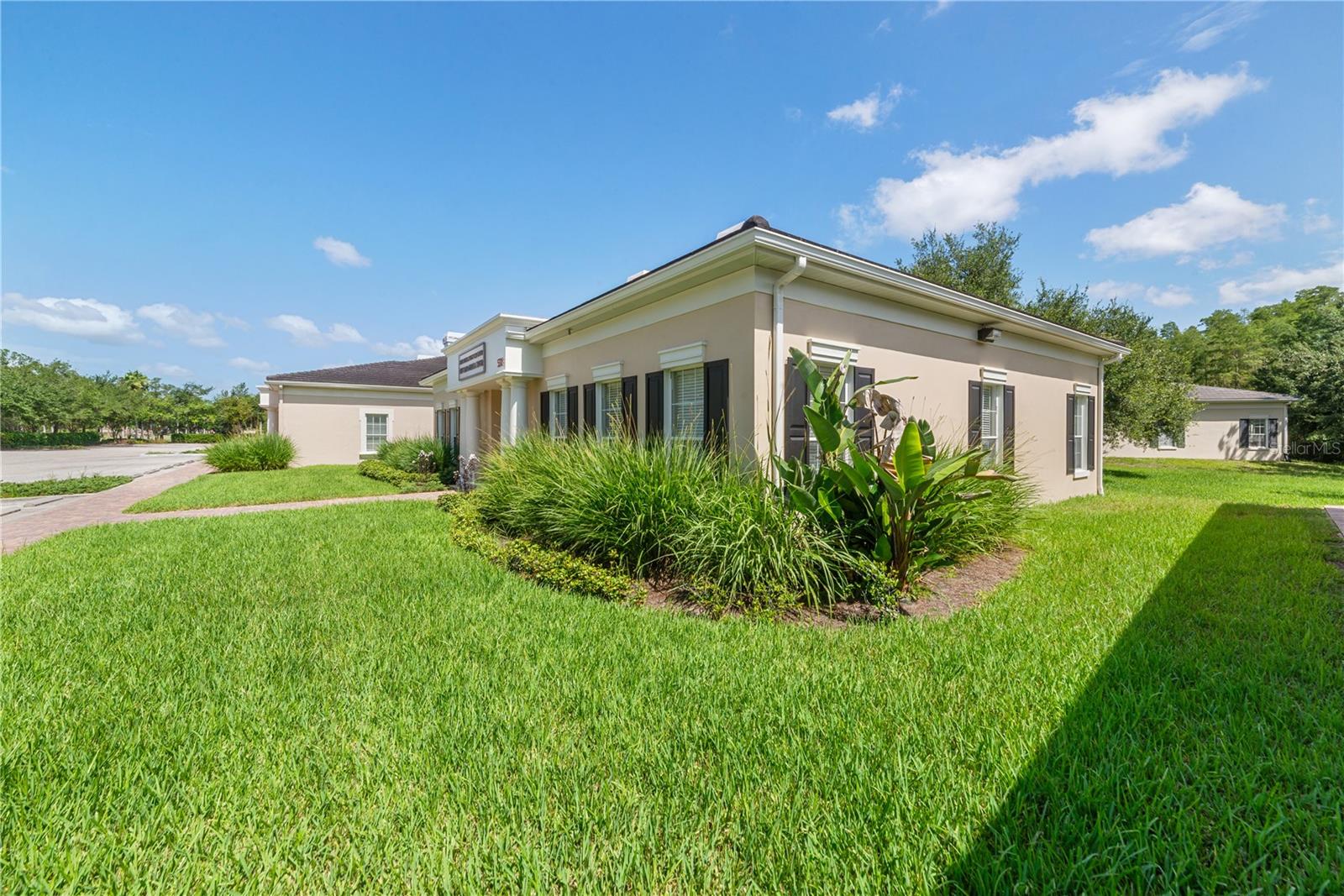 5381 Primrose Lake Cir Property Photo 16