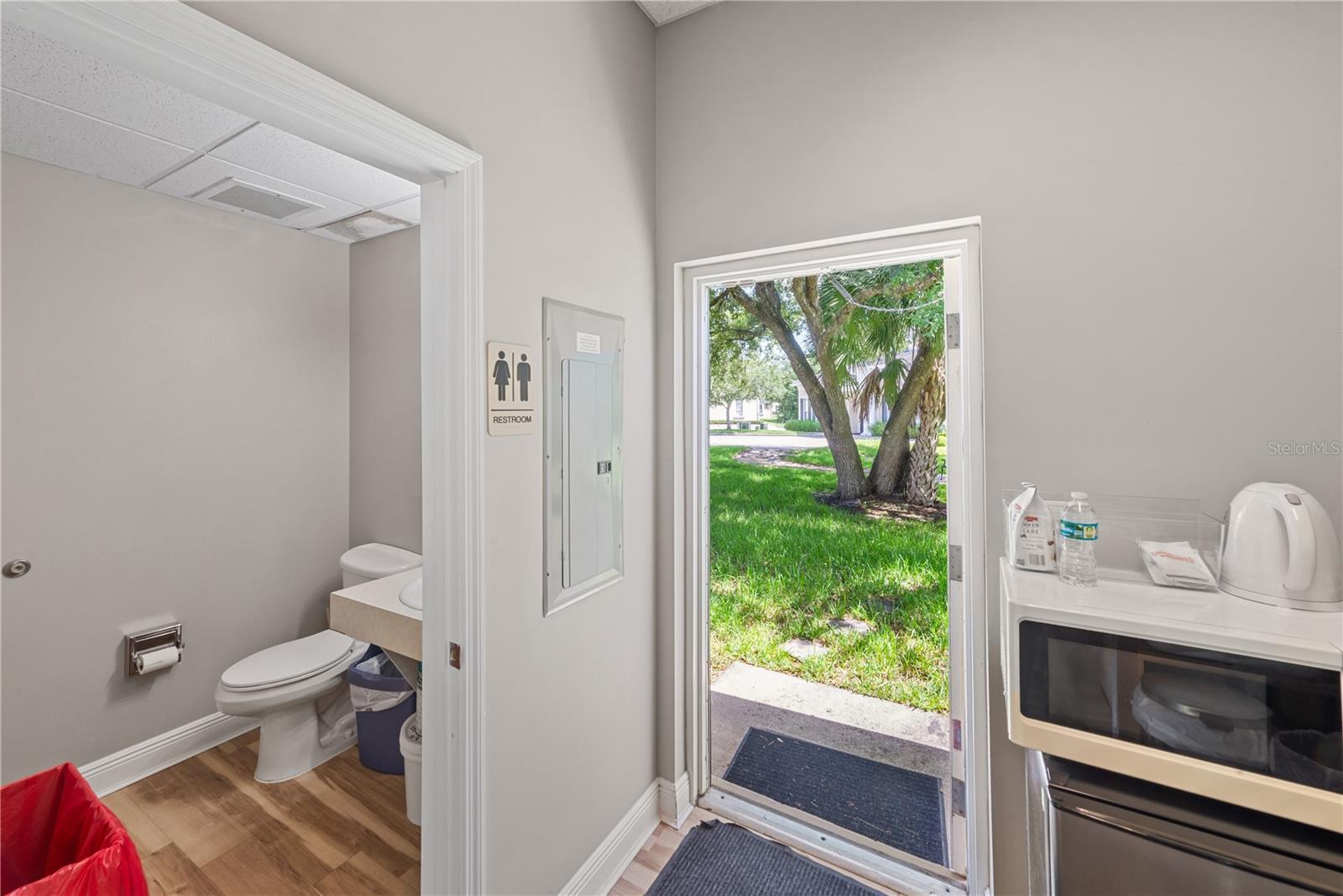 5381 Primrose Lake Cir Property Photo 40