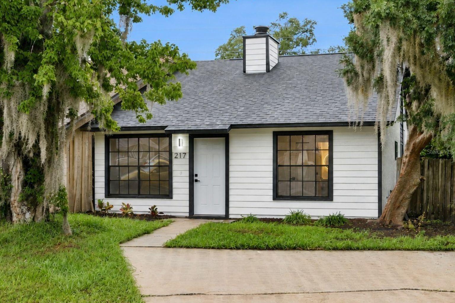 217 LOVELL LN