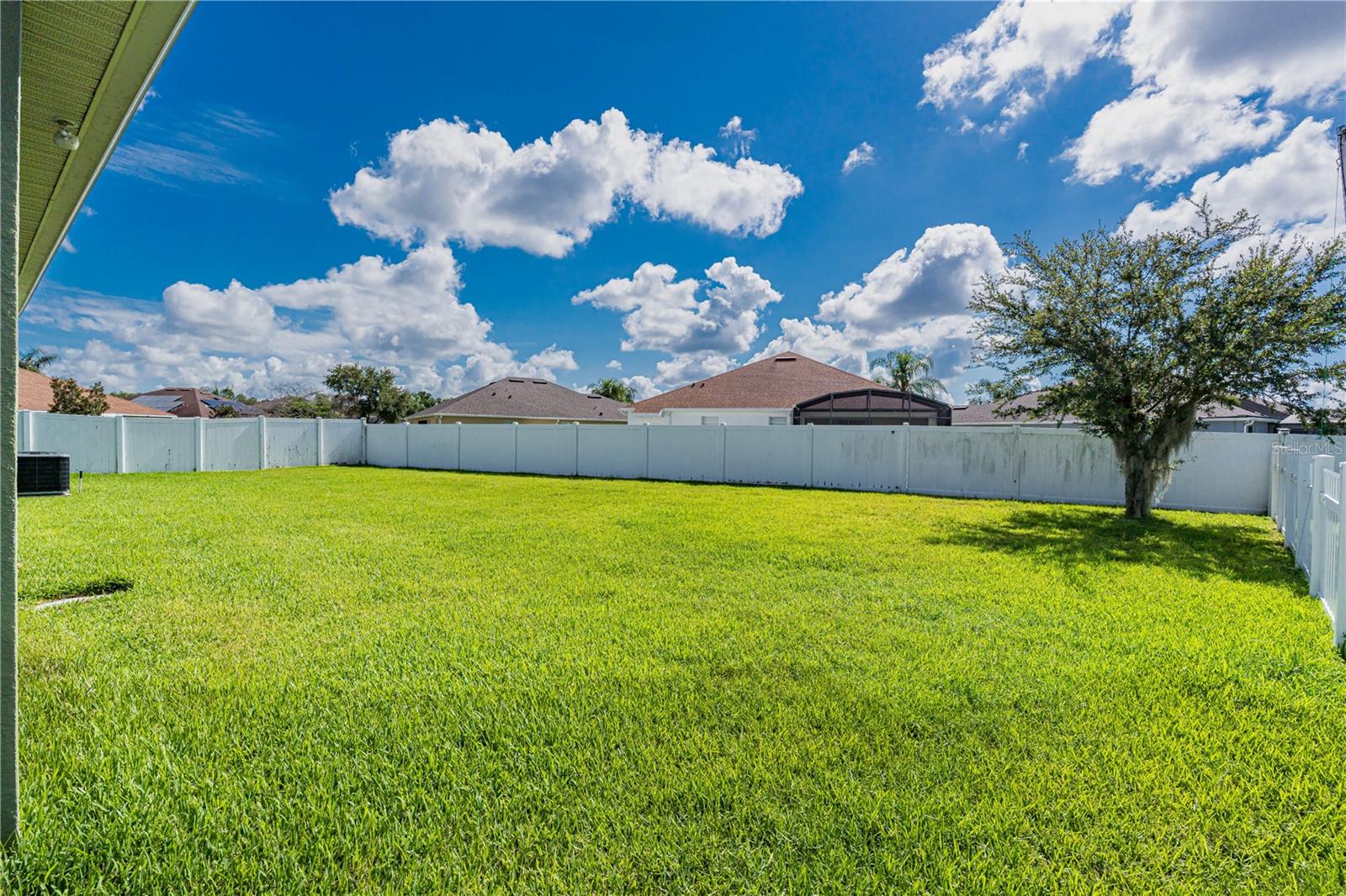 2317 Crosston Cir Property Photo 17