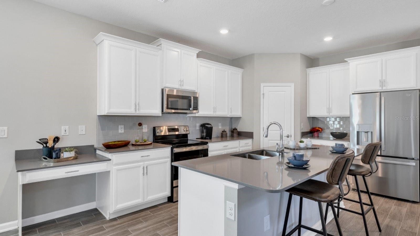 5626 Ronin Dr Property Photo 2