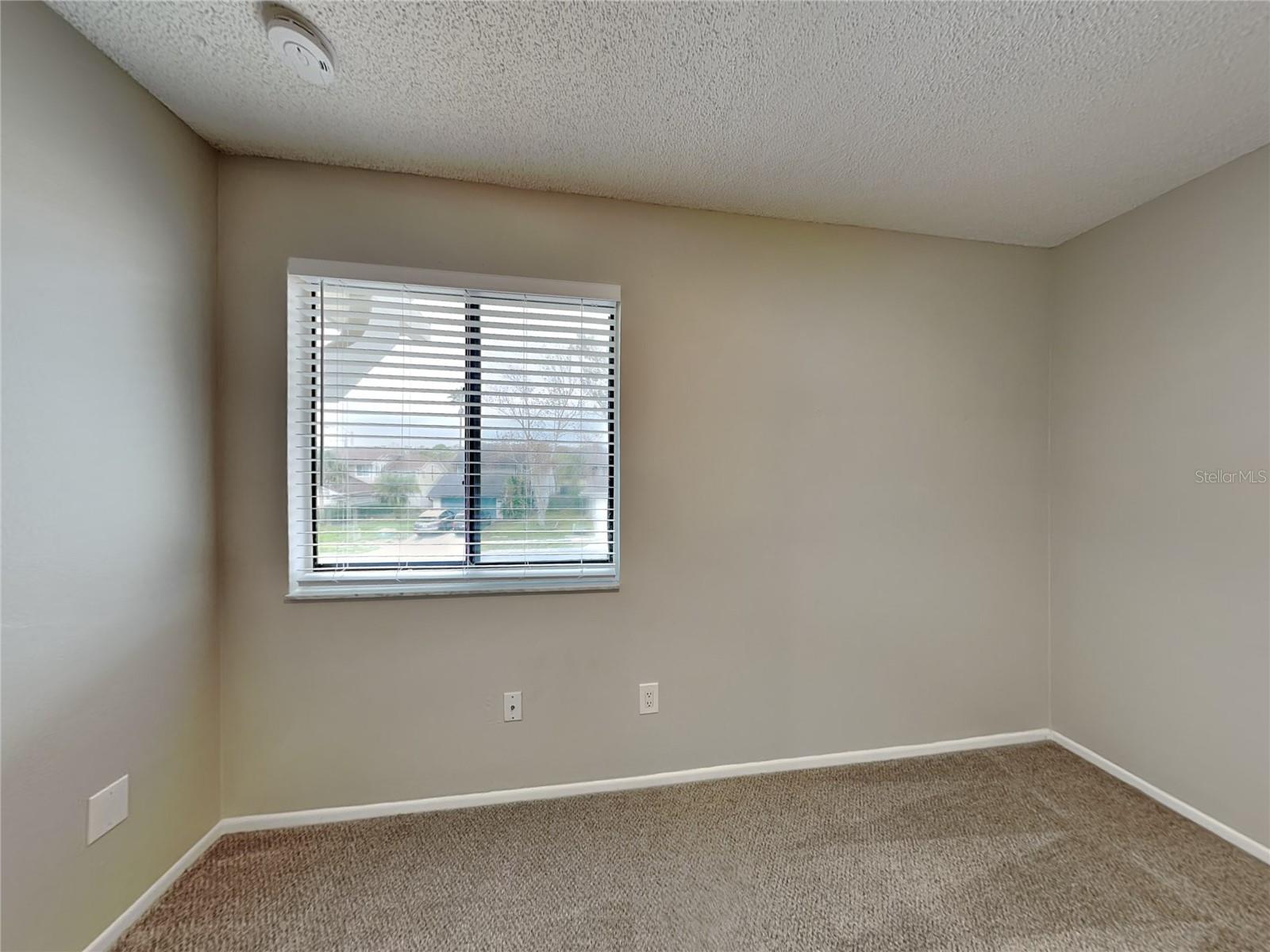 O6421811 Property Photo 11