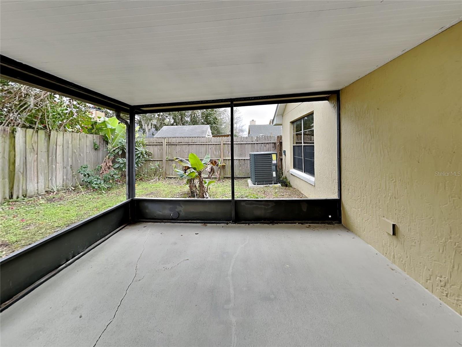 O6421811 Property Photo 16
