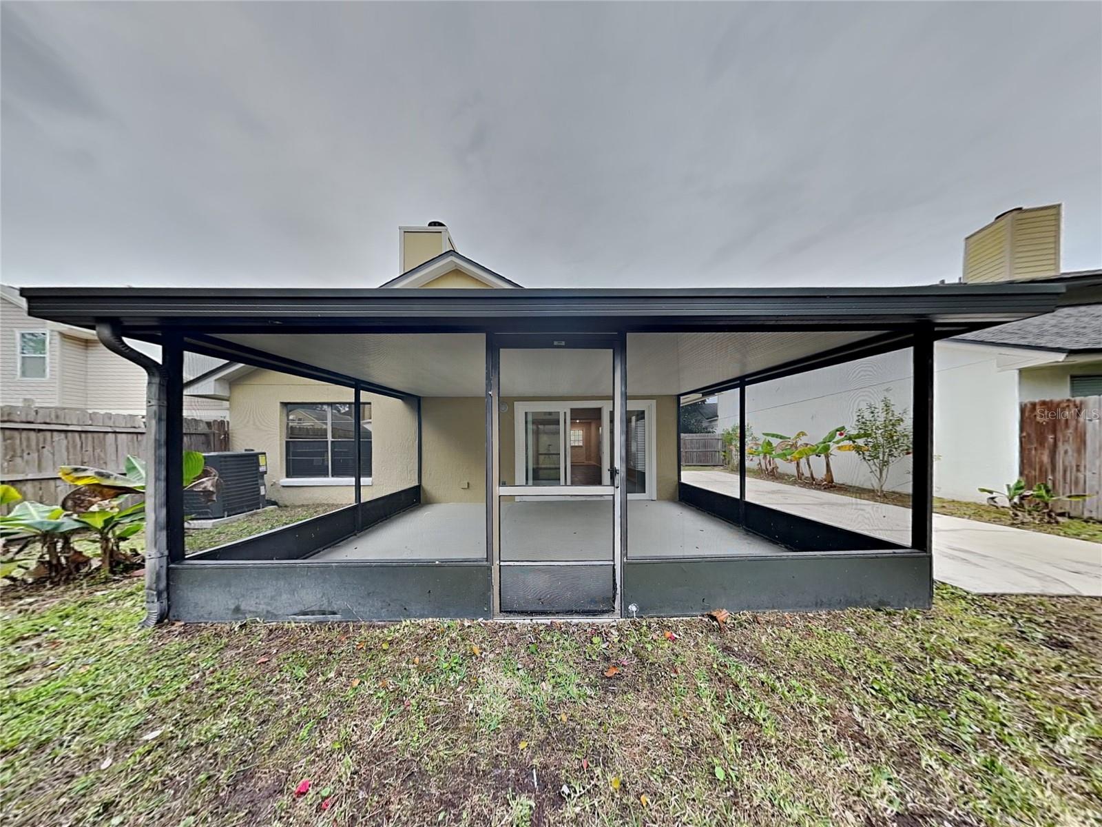 O6421811 Property Photo 17
