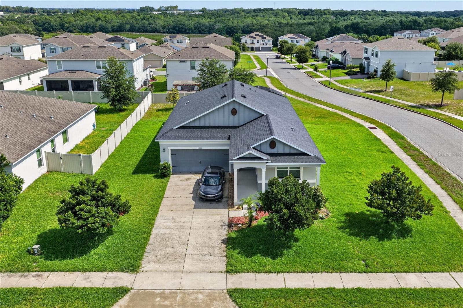 2364 Carriage Pointe Loop Property Photo 2