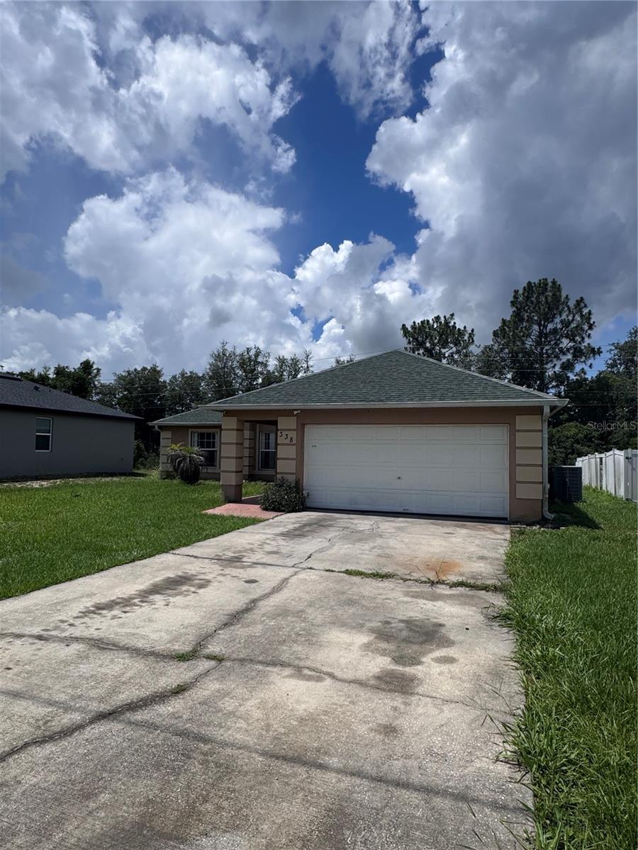 338 Kingfish Dr Property Photo 2