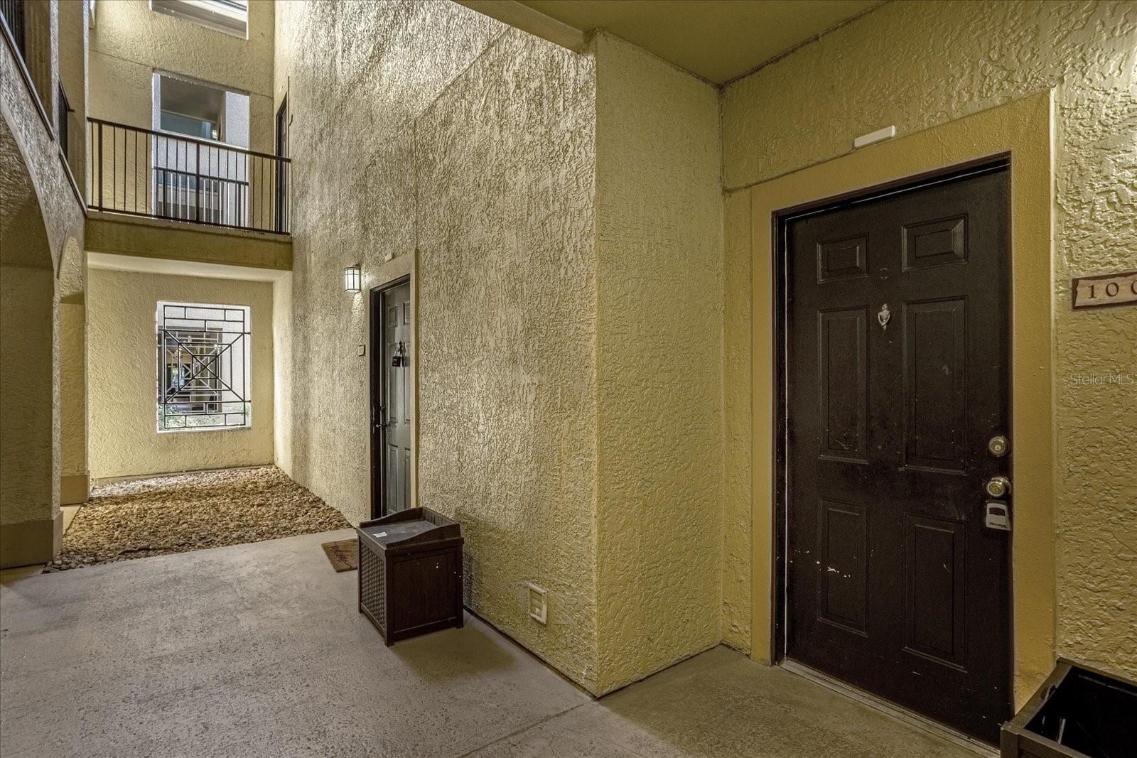 102 Vista Verdi Cir #100 Property Photo 1
