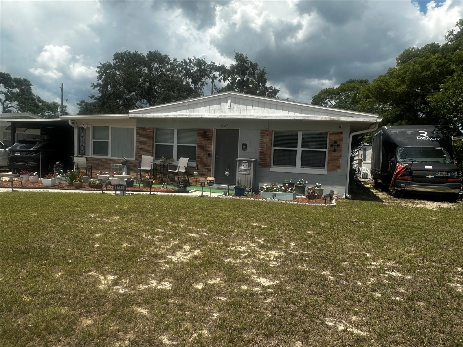 1721 N Hudson St Property Photo 1