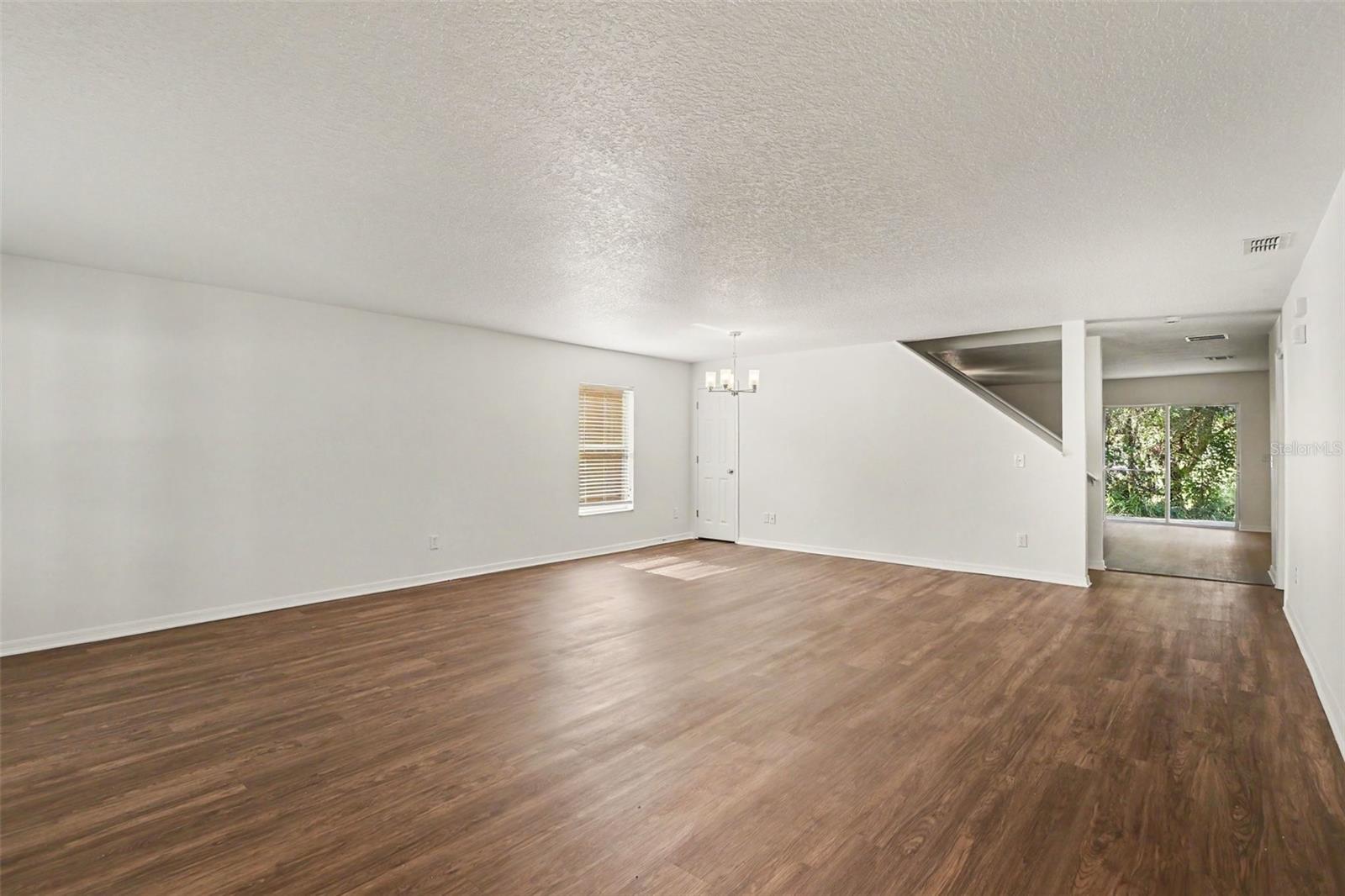 1544 Algonkin Loop Property Photo 5