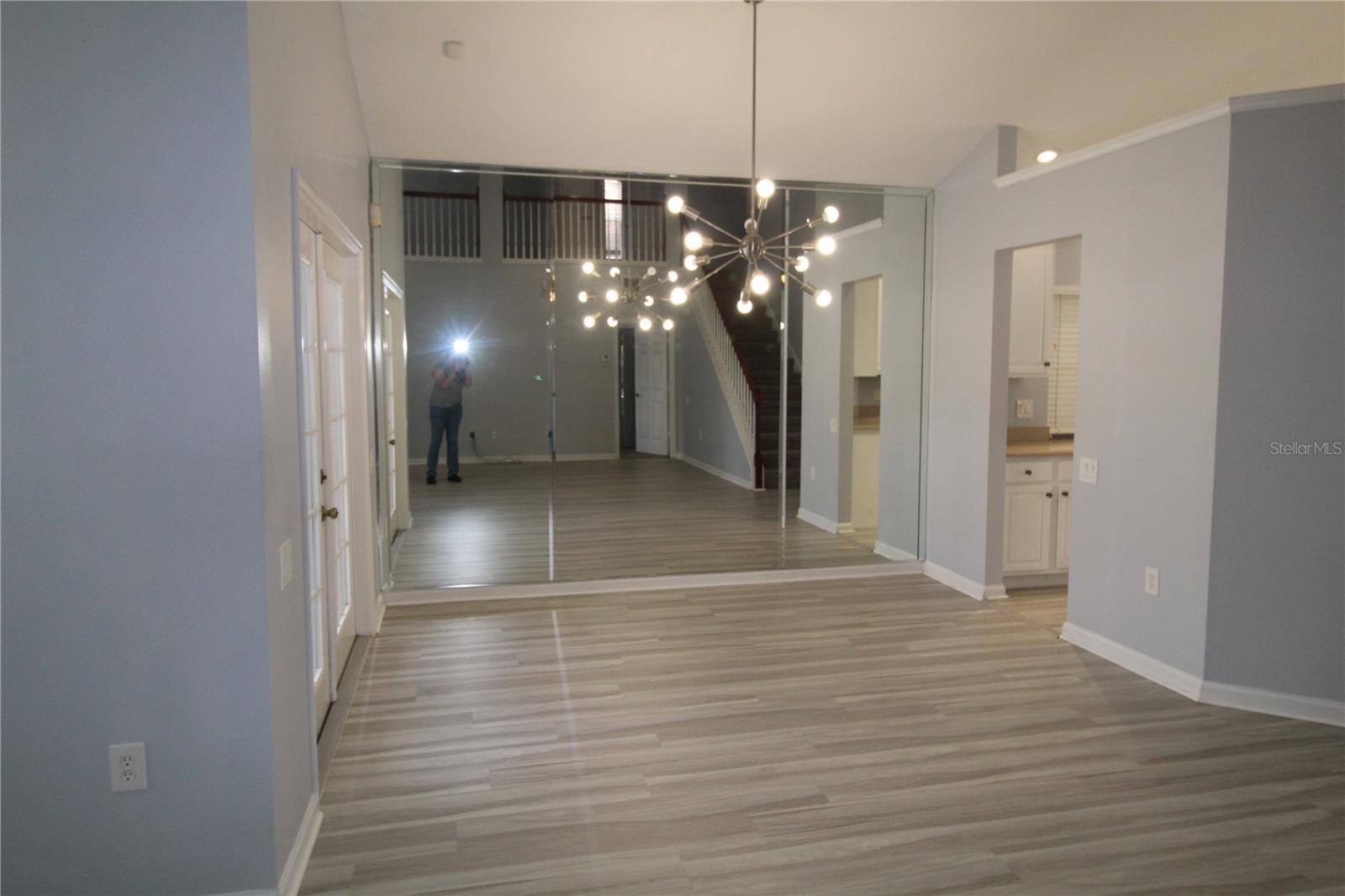 6031 Bay Valley Ct Property Photo 5
