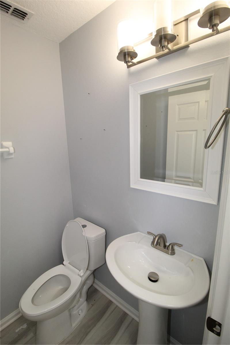 6031 Bay Valley Ct Property Photo 9