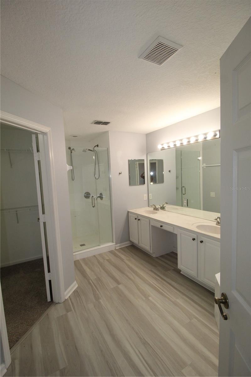 6031 Bay Valley Ct Property Photo 12