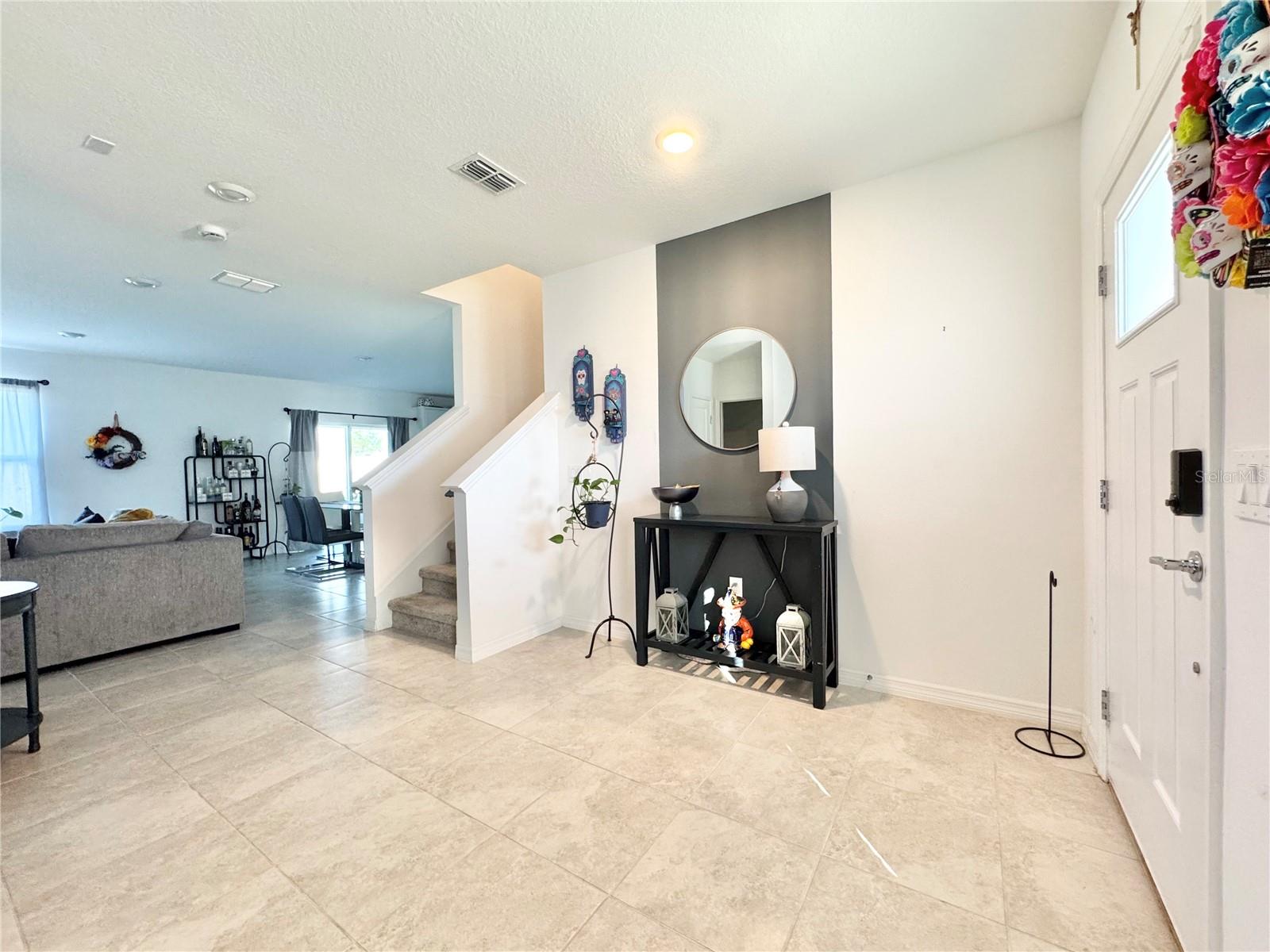 557 Pine Tree Blvd Property Photo 2