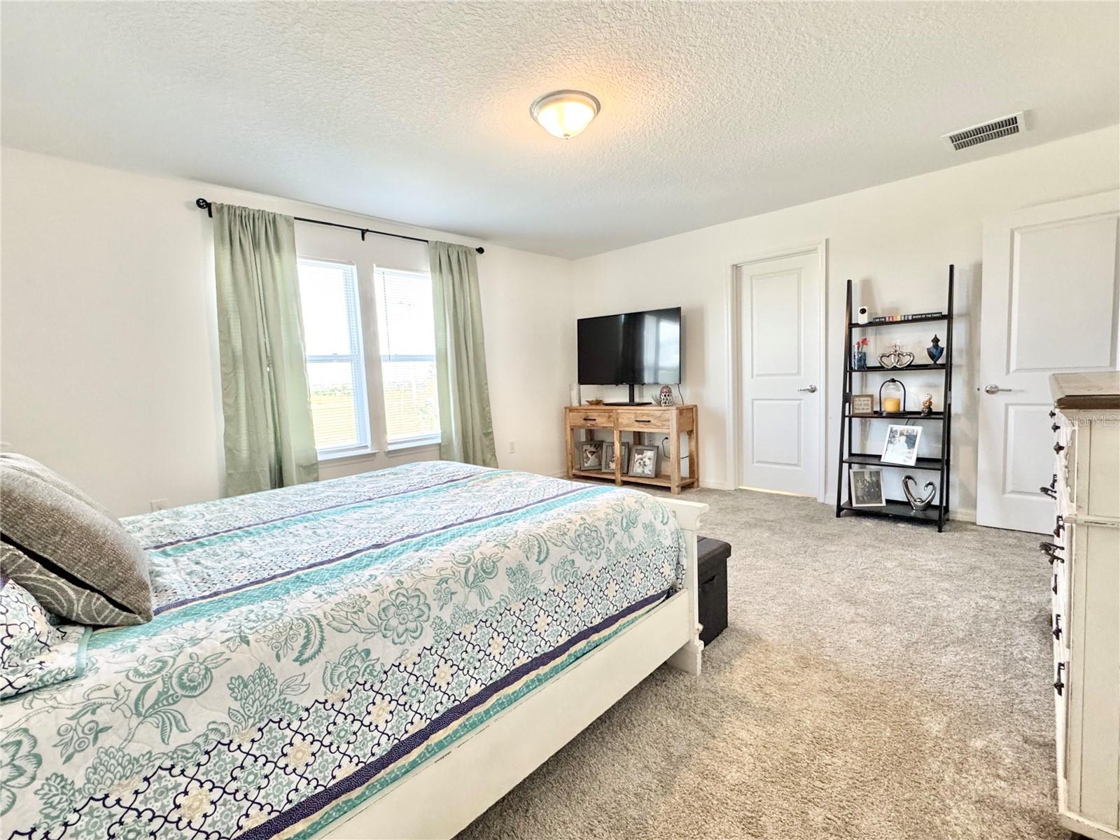 557 Pine Tree Blvd Property Photo 13