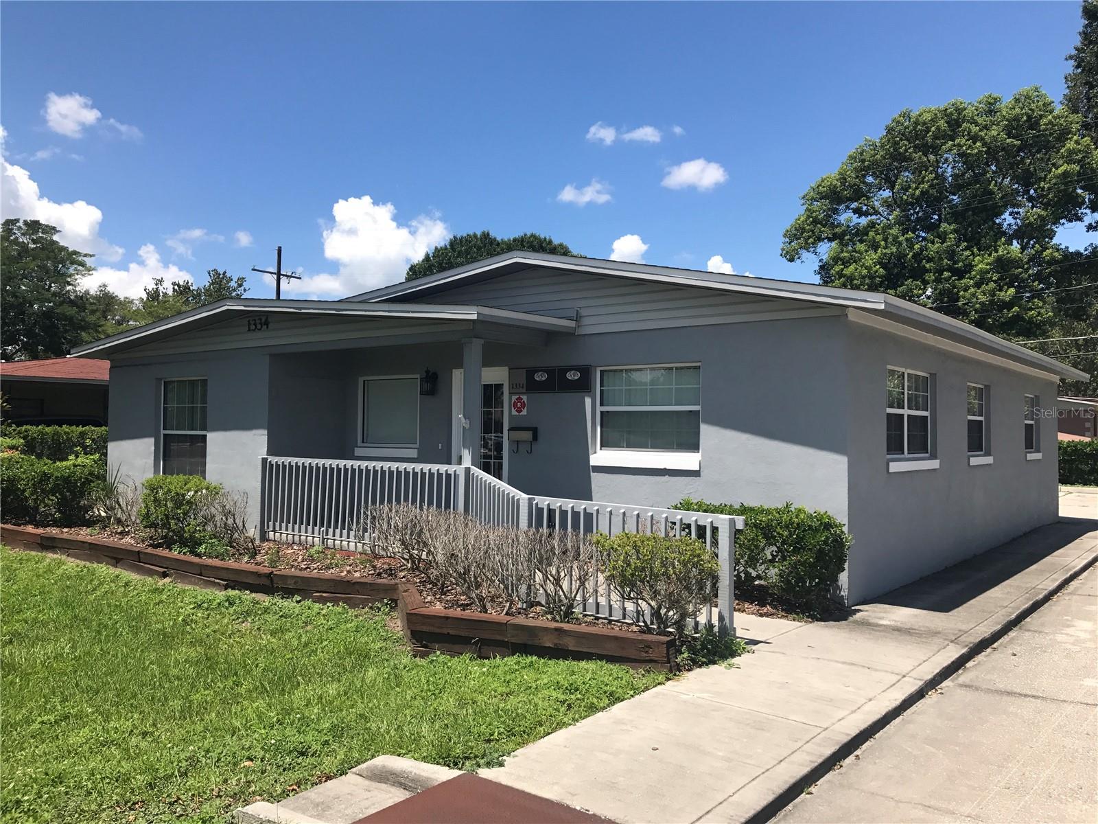 1334 S SEMORAN BLVD Property Photo 1