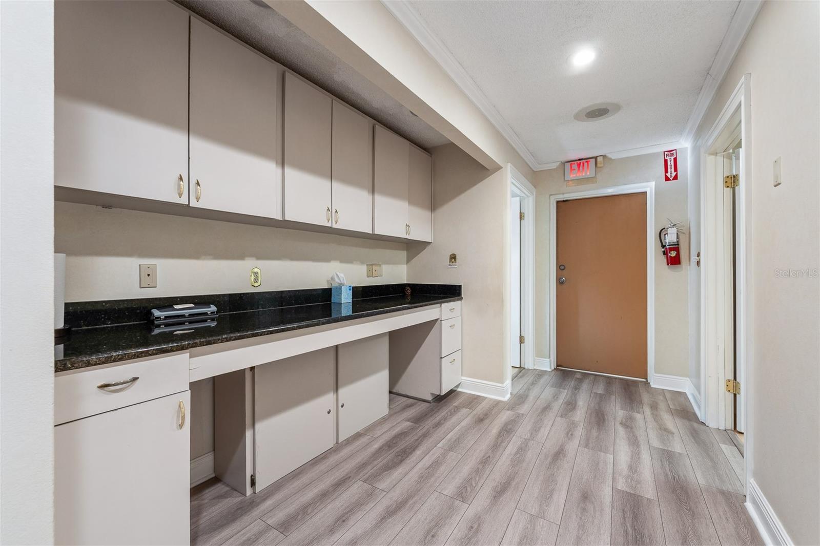 7210 Curry Ford Rd #2b Property Photo 11