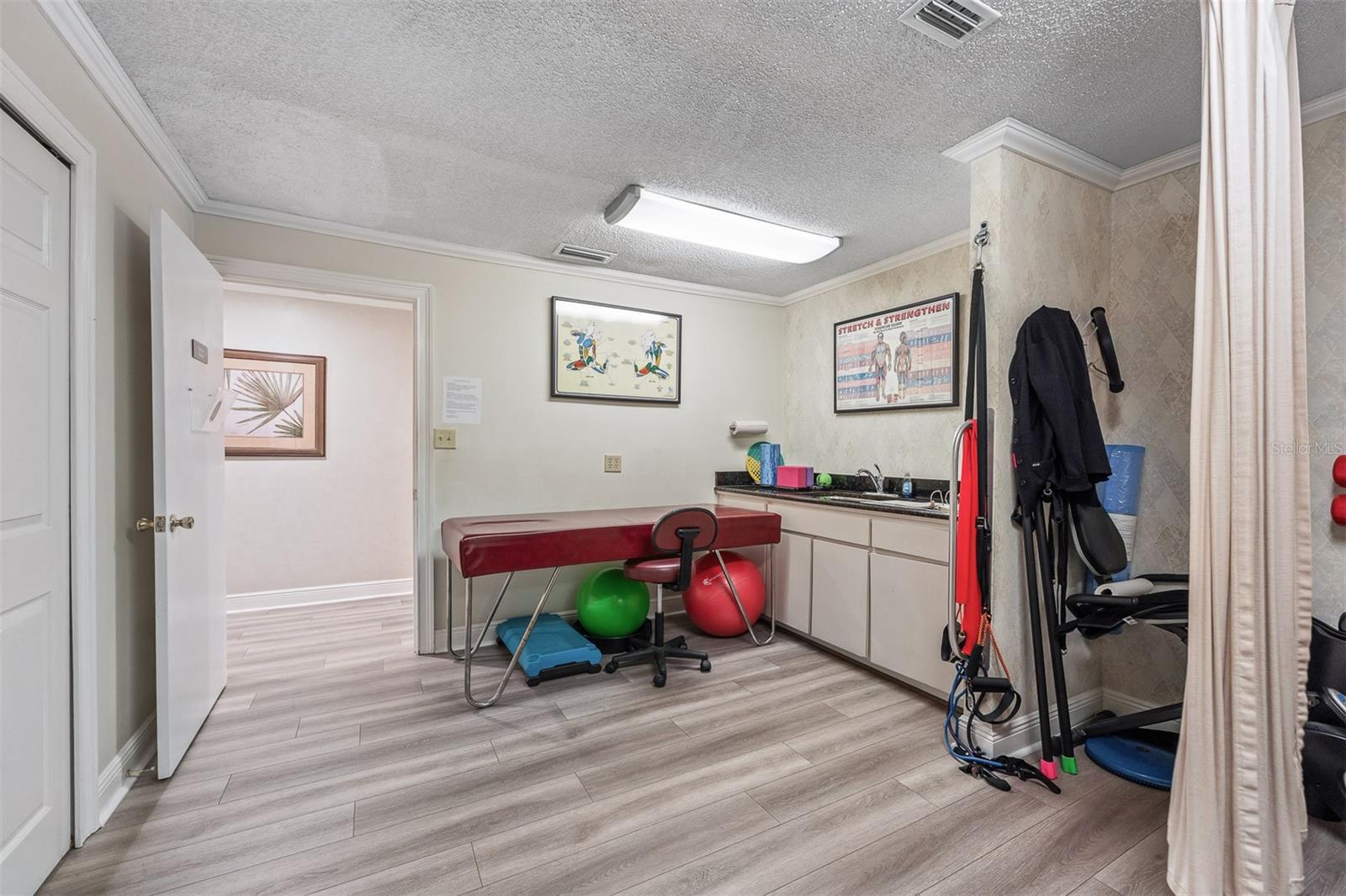7210 Curry Ford Rd #2b Property Photo 17