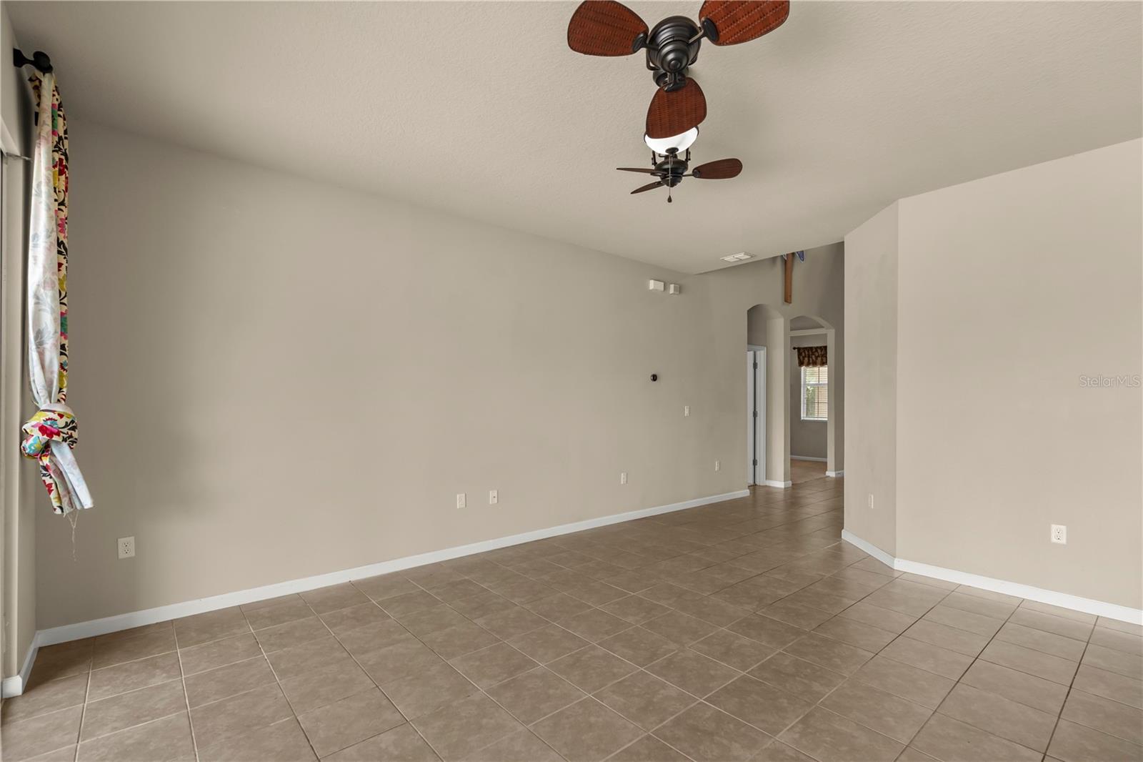 2355 Sabastian St Property Photo 6
