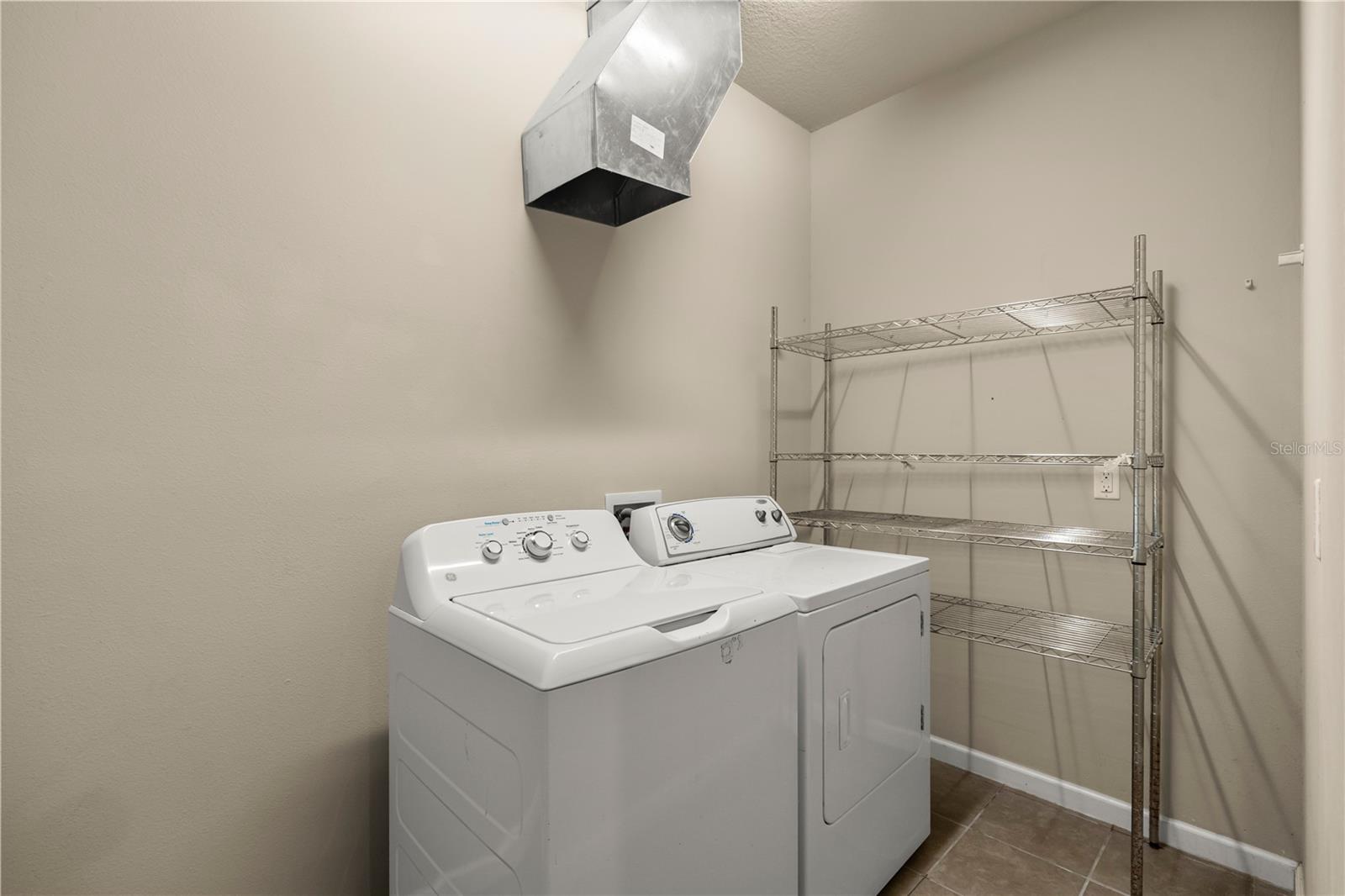2355 Sabastian St Property Photo 17