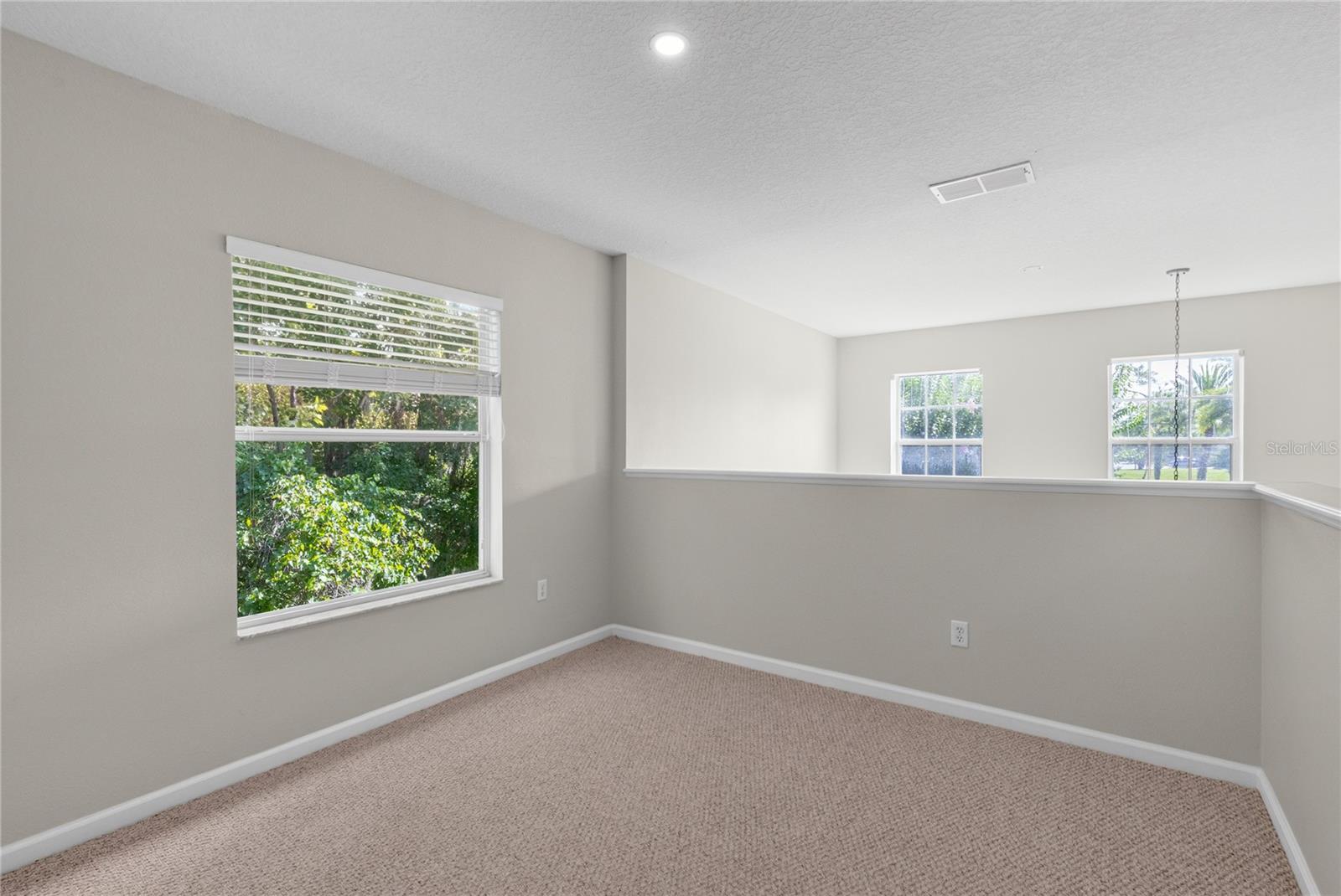 10212 Park Commons Dr Property Photo 23