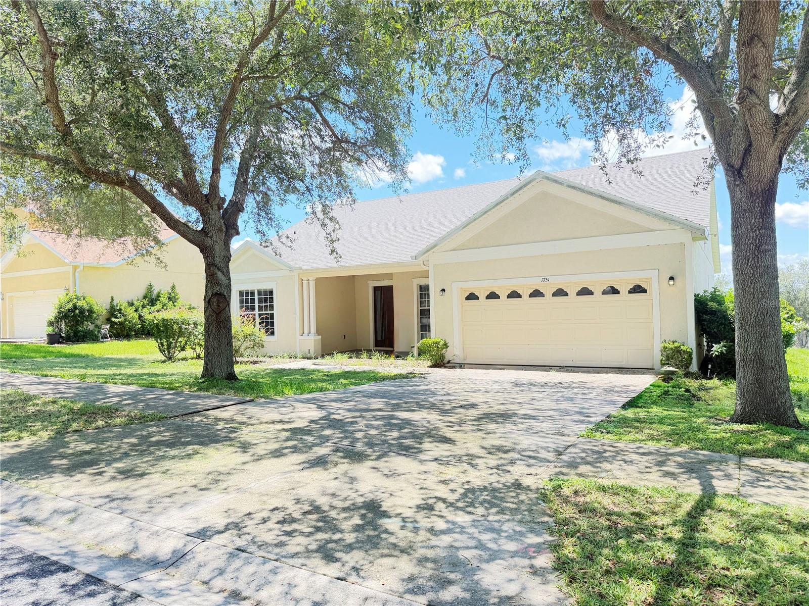 1751 SOUTHERN OAK LOOP Property Photo 1
