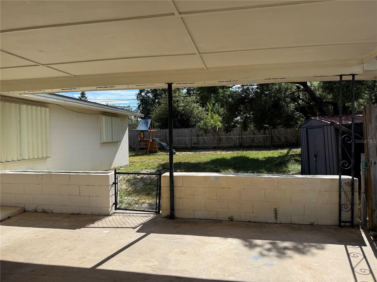 845 Edgewood Rd Property Photo 3
