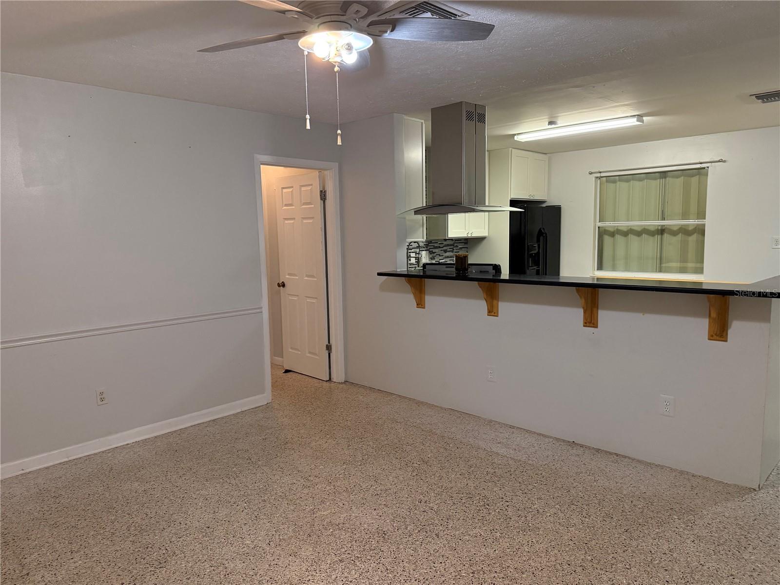 845 Edgewood Rd Property Photo 4