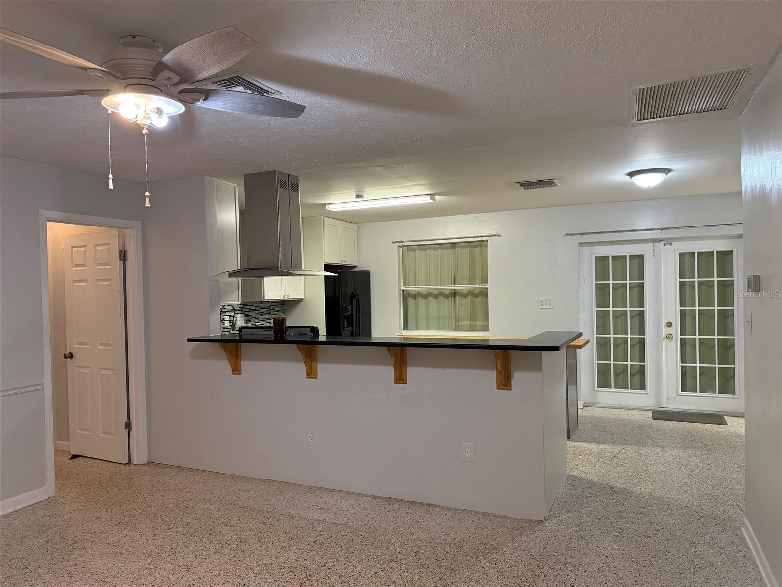 845 Edgewood Rd Property Photo 7