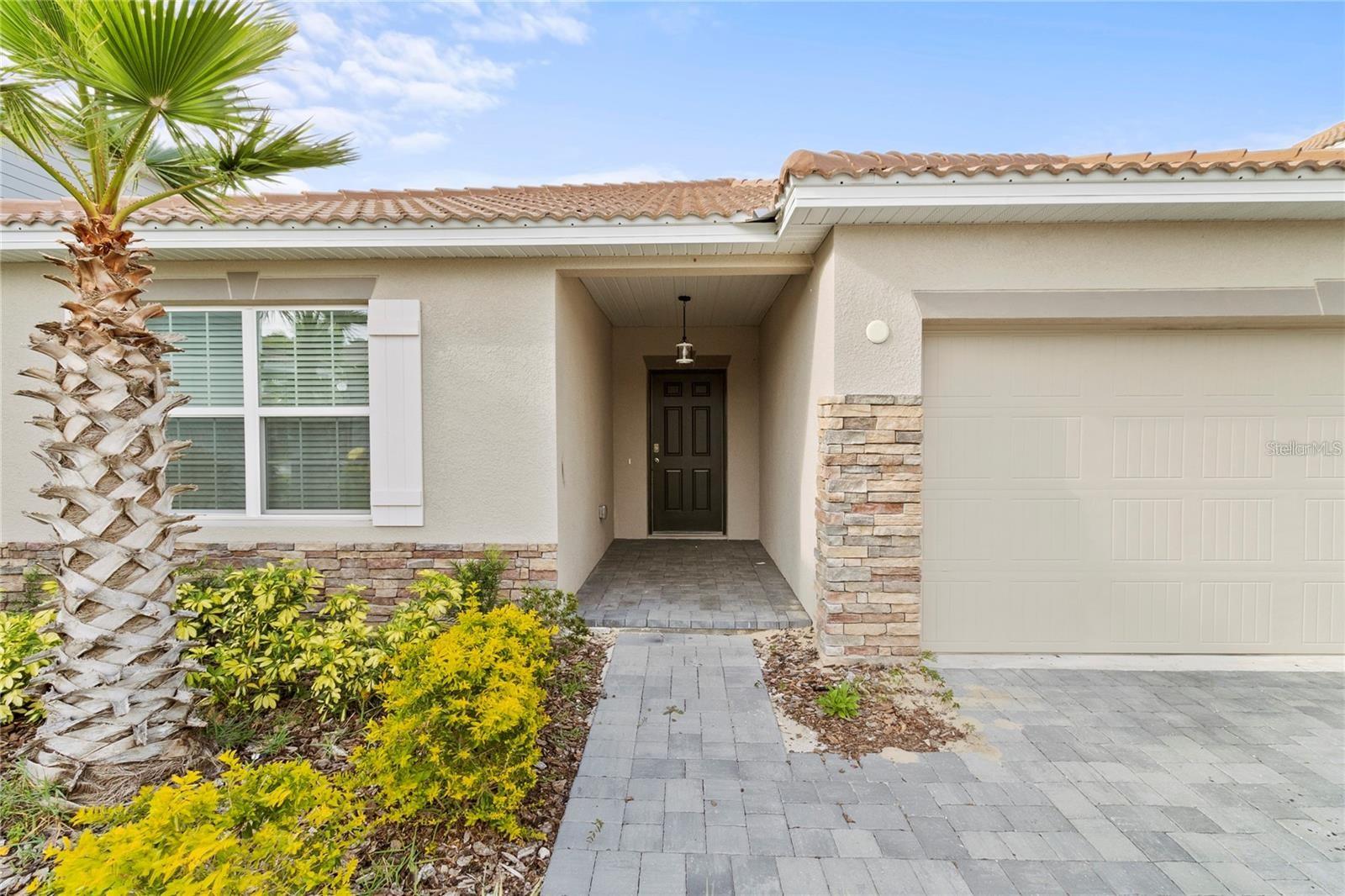 1154 Oak Bluff Dr Property Photo 1