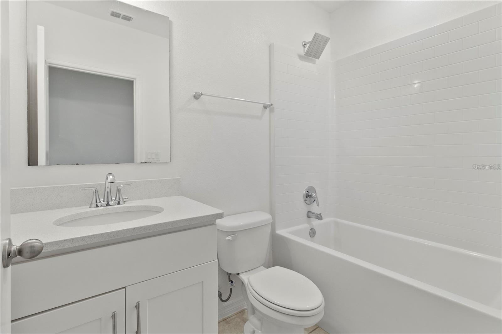1154 Oak Bluff Dr Property Photo 5