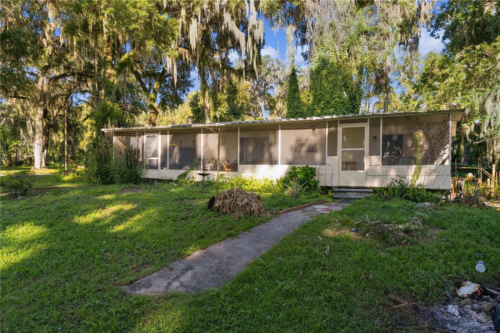 1975 E Cr412 Rd Property Photo 1