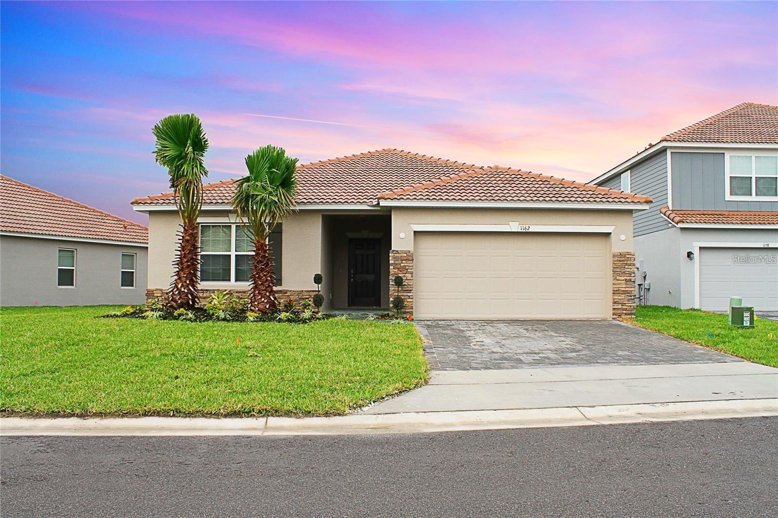 1162 Oak Bluff Dr Property Photo 1