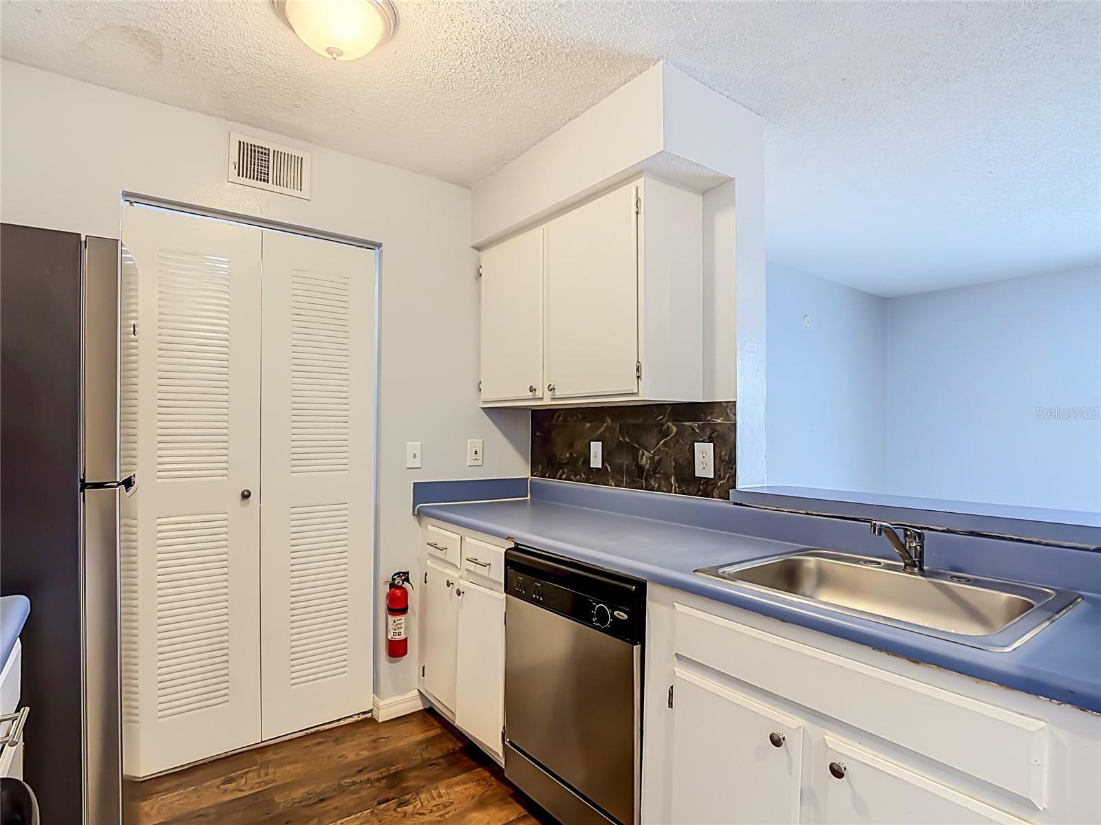 1229 Bermuda Lakes Ln #206 Property Photo 5